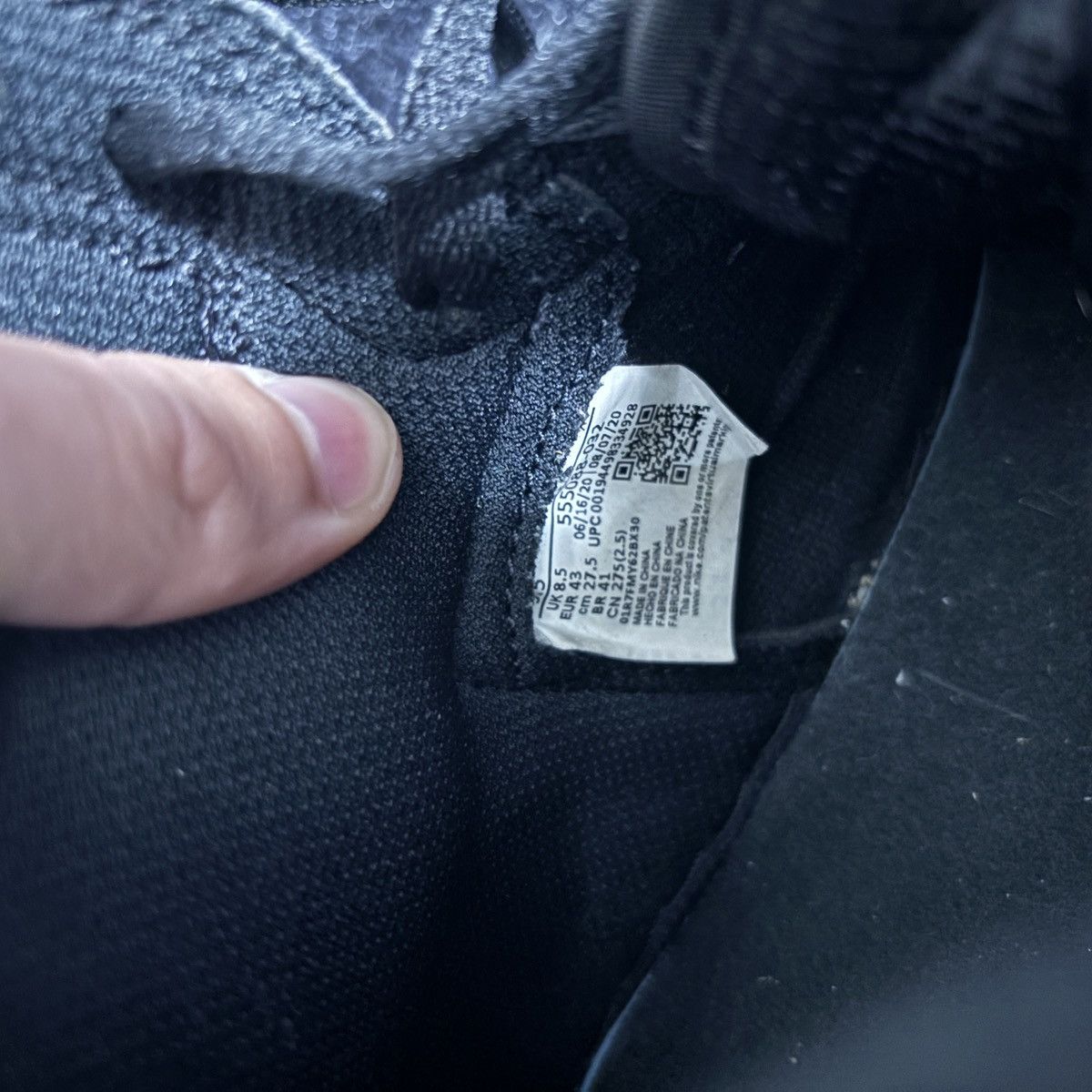 Jordan Brand Jordan 1 Black Metallic Gold Size US 9.5 / EU 42-43 - 5 Thumbnail