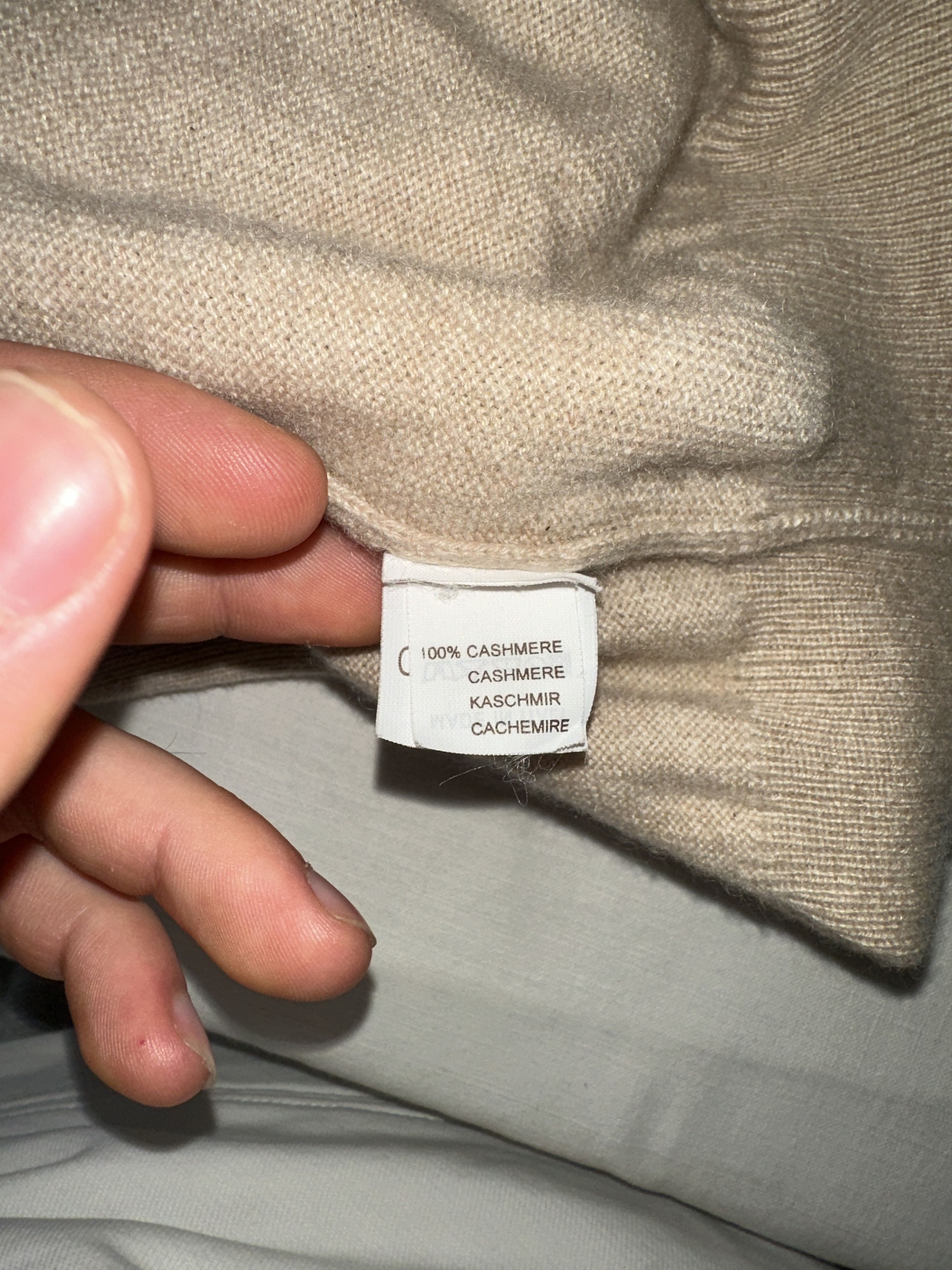 Brunello Cucinelli Pure Cashmere Brunello Cucinelli Light V Neck Size 52 L XL Size US L / EU 52-54 / 3 - 19 Thumbnail