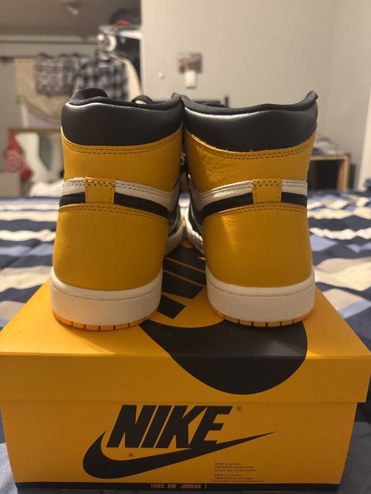 Jordan Brand Jordan 1 Retro High OG Taxi Size US 11 / EU 44 - 4 Thumbnail