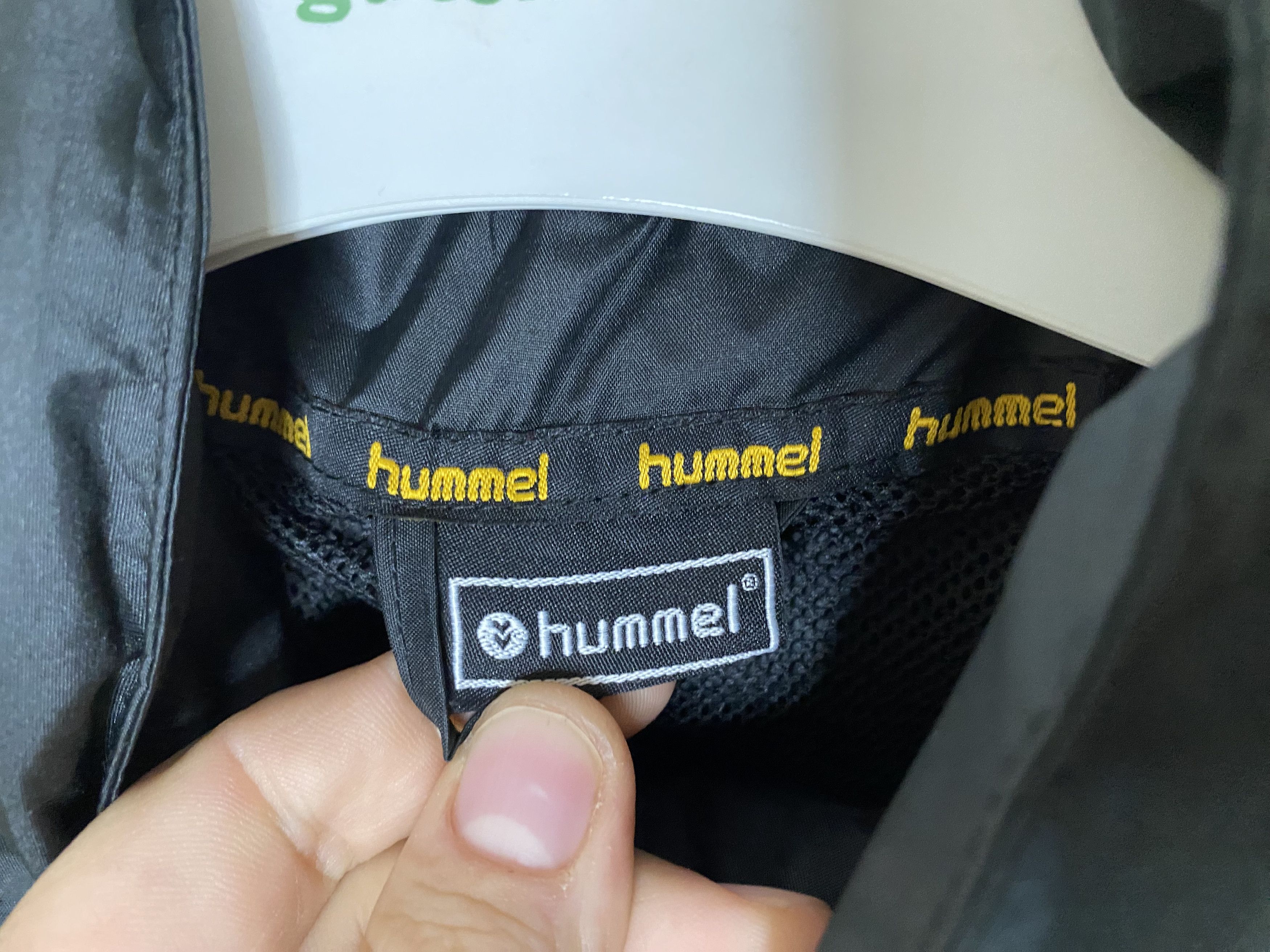Hummel CAMBRIDGE UNITED 2019 2020 TRAINING FOOTBALL SOCCER JACKET Size US S / EU 44-46 / 1 - 5 Thumbnail