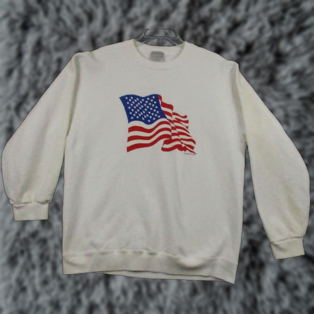 Nike VINTAGE Nike USA Flag Sweatshirt Large Adult White Long Sleeve Sweatshirt Mens 90s USA Nike Shirt Size US L / EU 52-54 / 3 - 1 Thumbnail