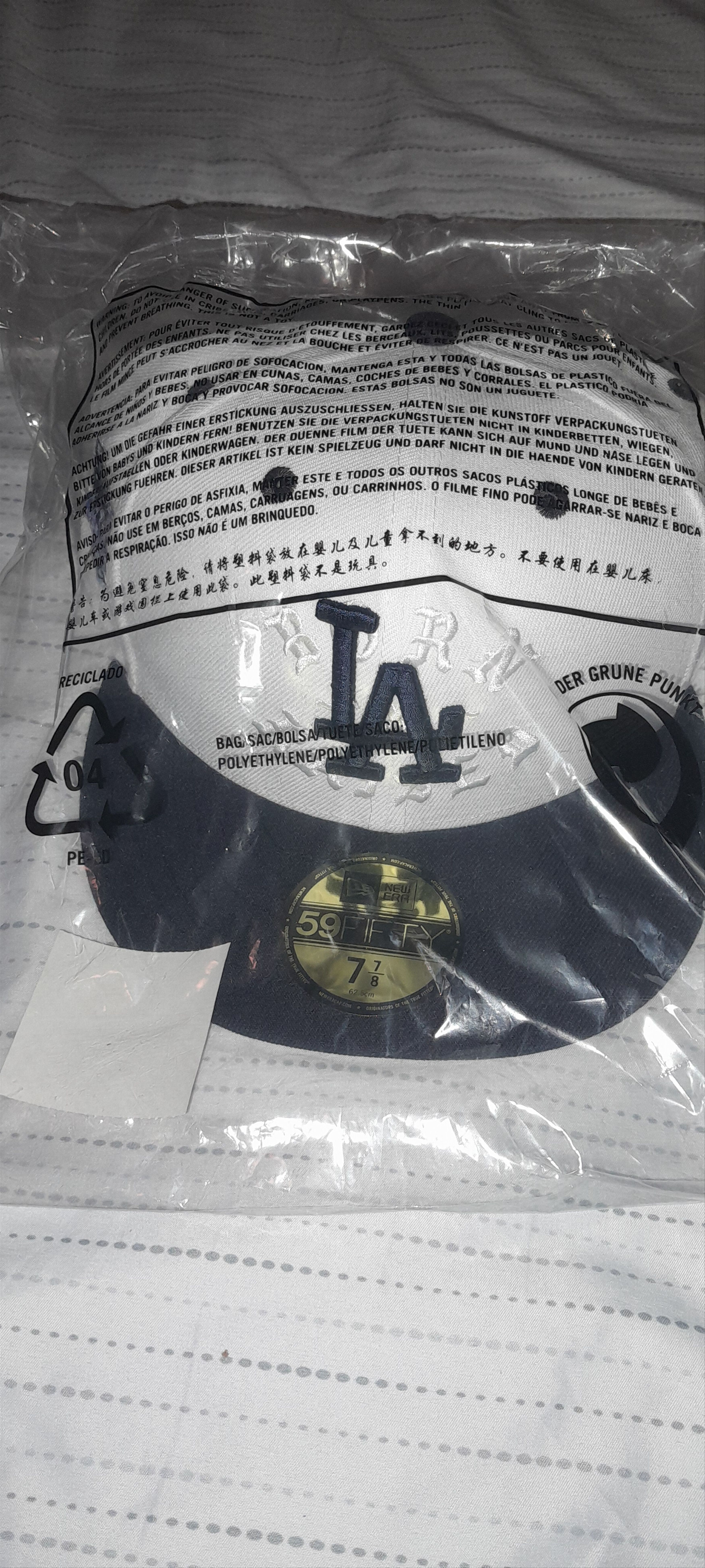 Born X Raised Born X Raised “Spanto Lives” SnapBack Hat Black NEW 
