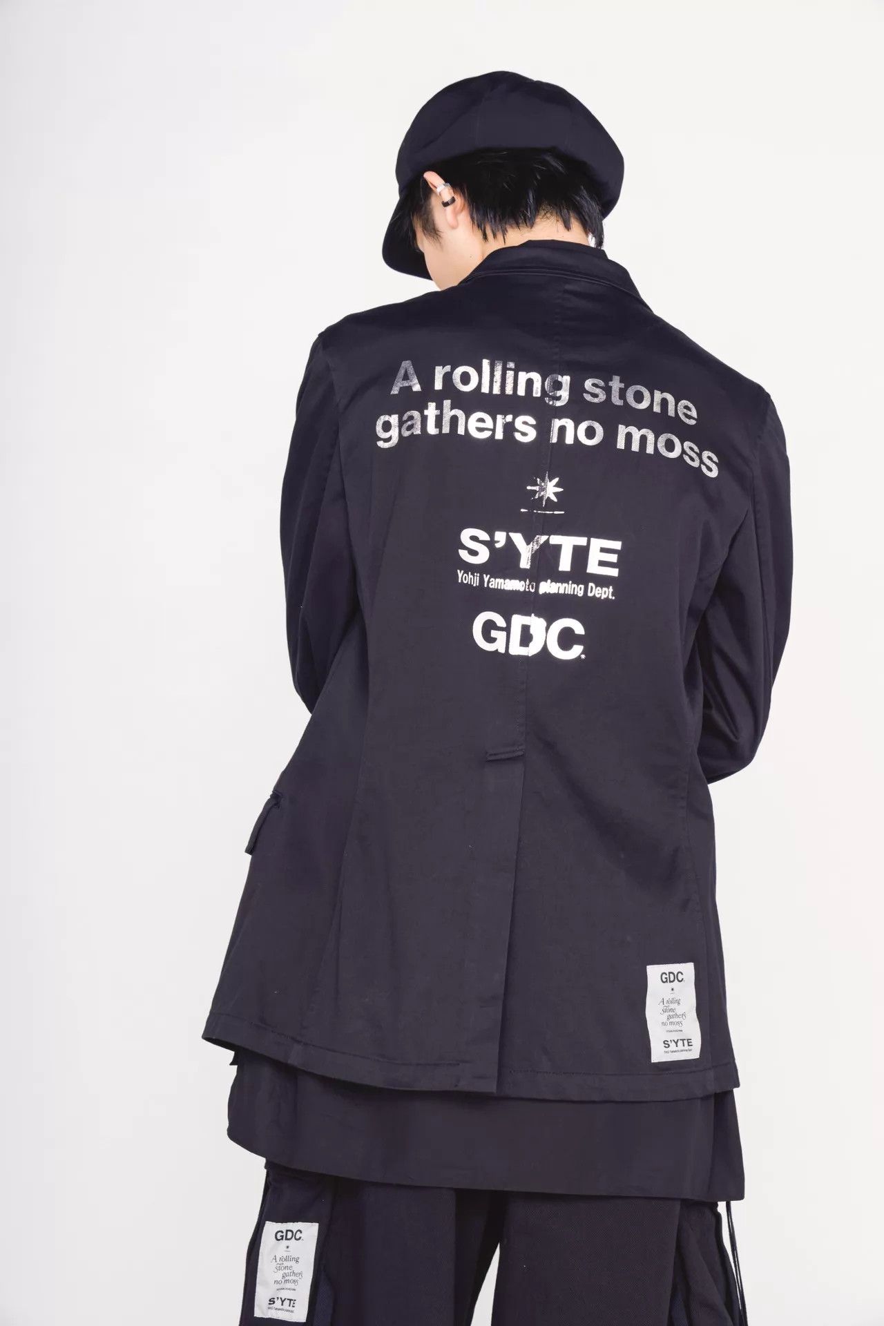 Yohji Yamamoto SYTE GDC Yohji Yamamoto Silver Hand Print Blazer M Size US M / EU 48-50 / 2 - 1 Thumbnail