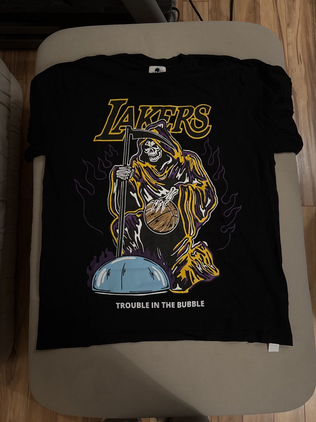 Warren Lotas WL x NBA “Trouble in the Bubble” Pandemic-Era T-Shirt Size US XL / EU 56 / 4 - 1 Thumbnail