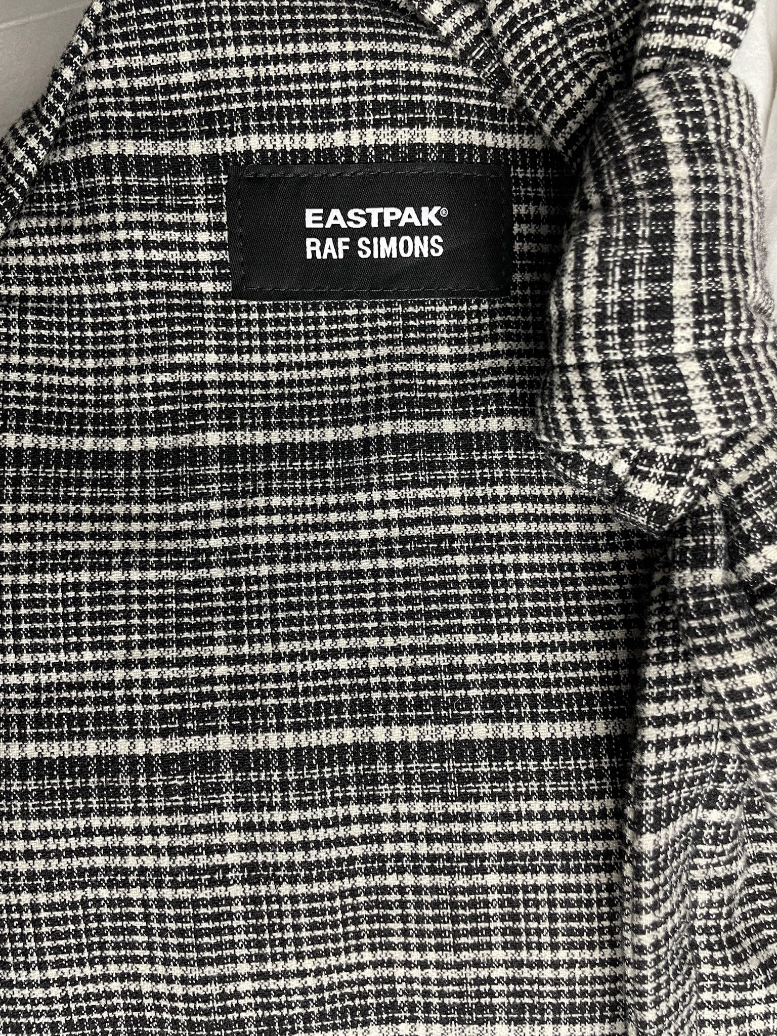 BNWT FW18 Plaid Sleek Sling Bag