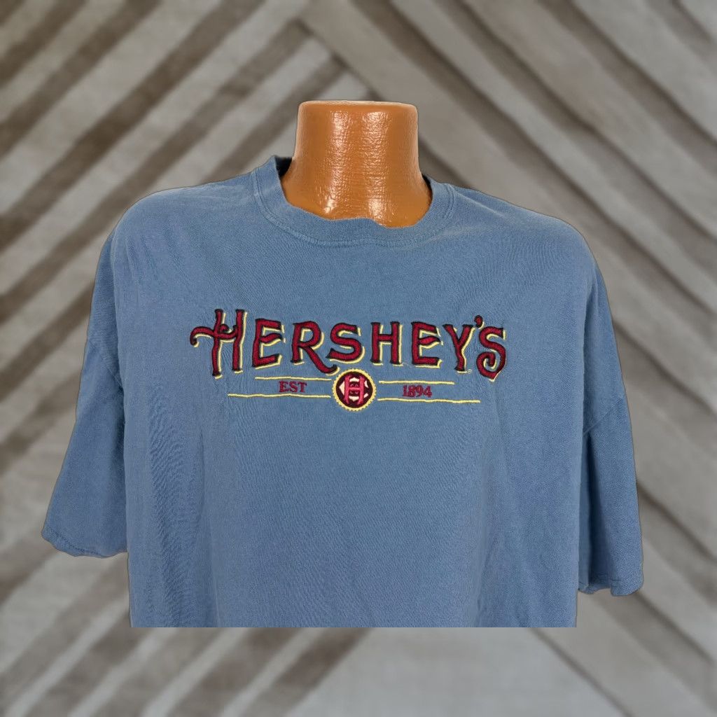 Gildan Vintage Hershey's Shirt 2XL Embroidered Gildan T-Shirt Men Blue 2000s Hershey's Outdoor Cotton Jersey Crew Neck Short Sleeve Size US XXL / EU 58 / 5 - 1 Thumbnail