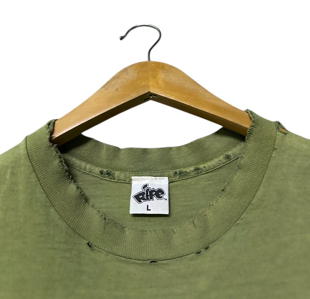 Welcome Skateboards Vintage 90s Ripe skateboard thrased tee Size US L / EU 52-54 / 3 - 5 Thumbnail