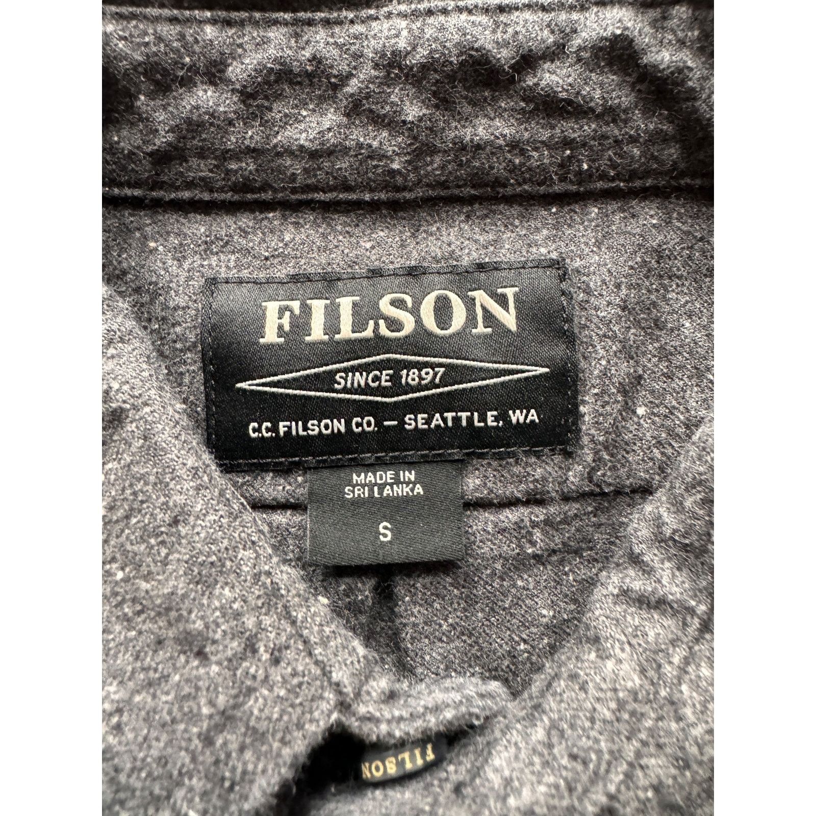 Filson Filson Dark Heather Grey Alaskan Guide Shirt SZ S Size US S / EU 44-46 / 1 - 5 Thumbnail
