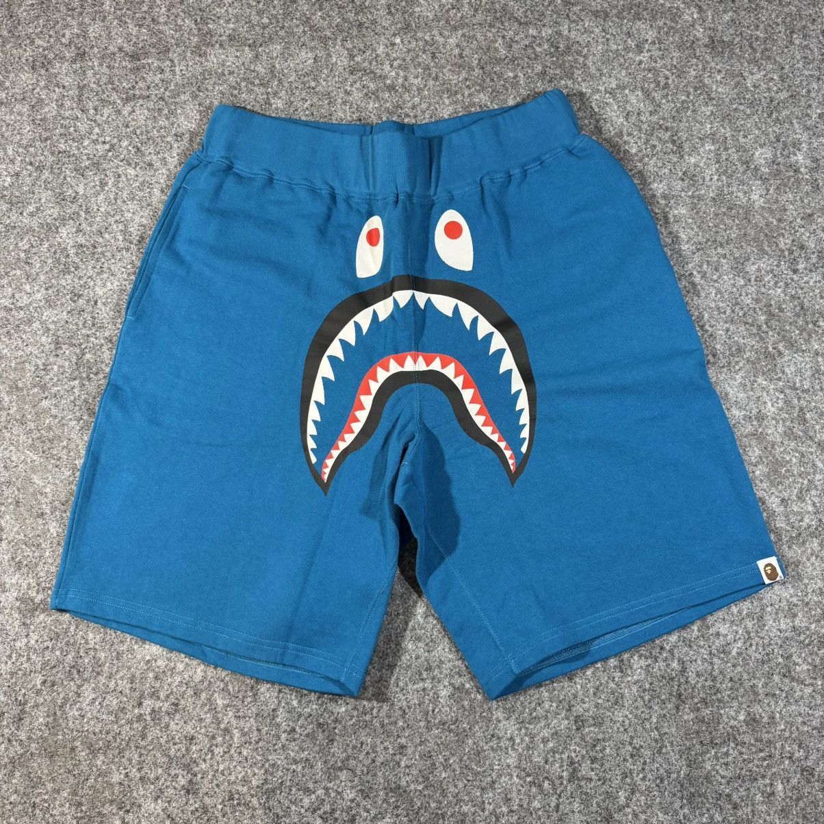 Bape Bape shark sweatshorts green Size US 34 / EU 50 - 1 Thumbnail