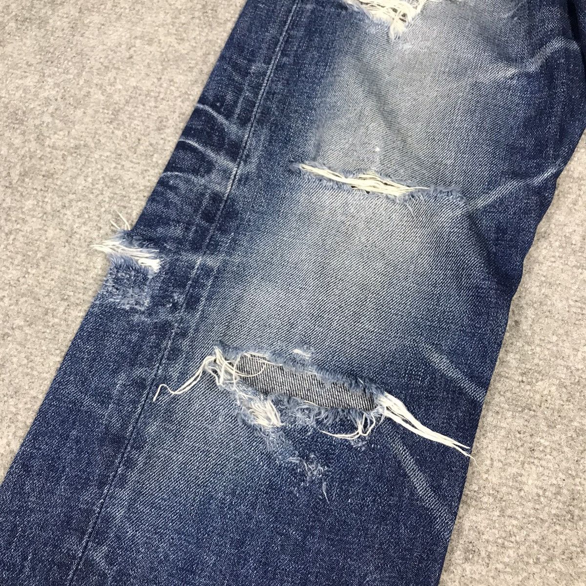 Japanese Brand DISTRESSED DENIM BACK NUMBER JAPAN JEANS PANTS Size US 31 - 4 Thumbnail