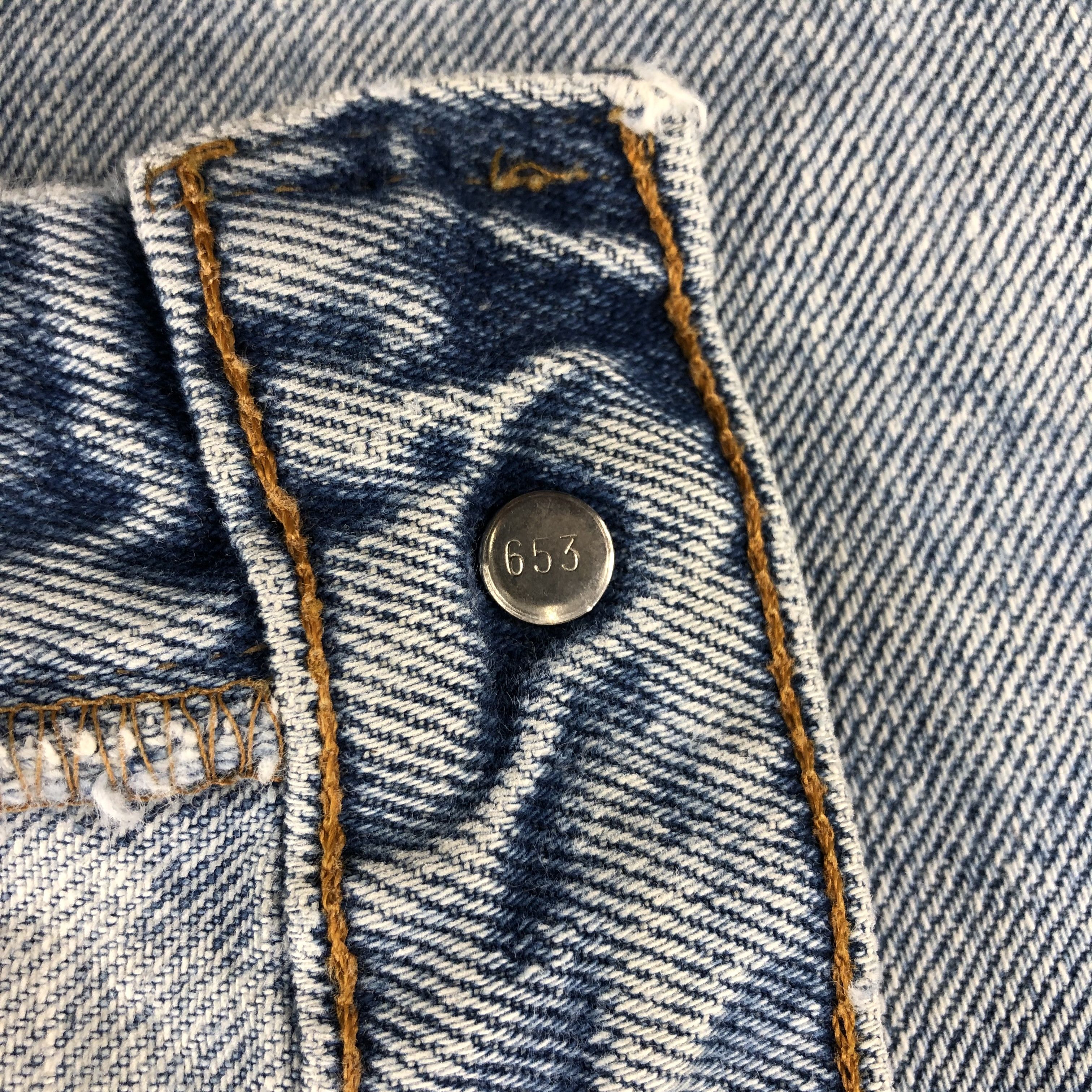 Levi's Vintage 90s Light Wash Levis 505 Jeans-J1659 Size US 37 - 14 Thumbnail