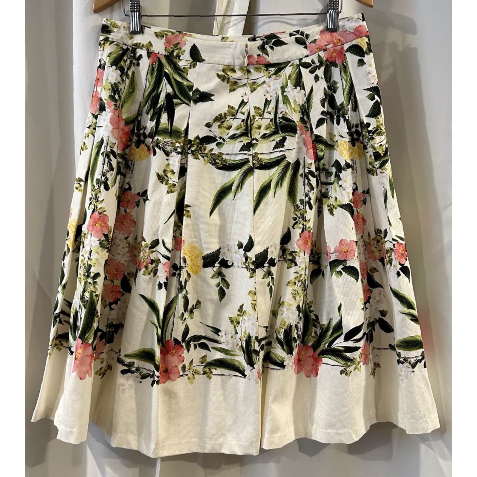 Talbots Talbots Floral Pleated A-Line Knee Length Skirt Size 10 Pink White Green Multicolor Linen? (note: no new info) Size 32" / US 10 / IT 46 - 4 Thumbnail