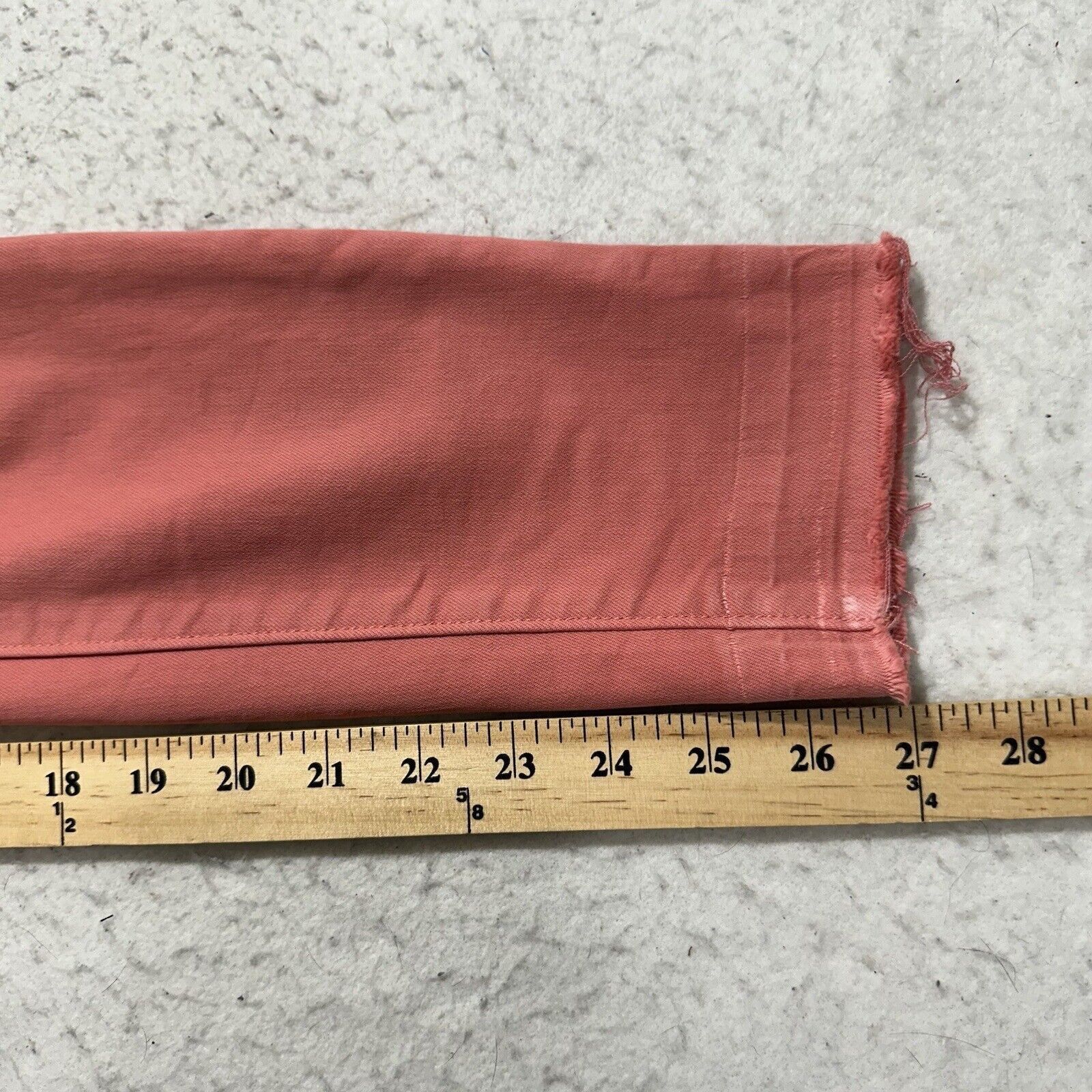 Old Navy Old Navy Rockstar 6 Mid Rise Pink Skinny Jeans 27" Inseam Size 28" / US 6 / IT 42 - 14 Thumbnail