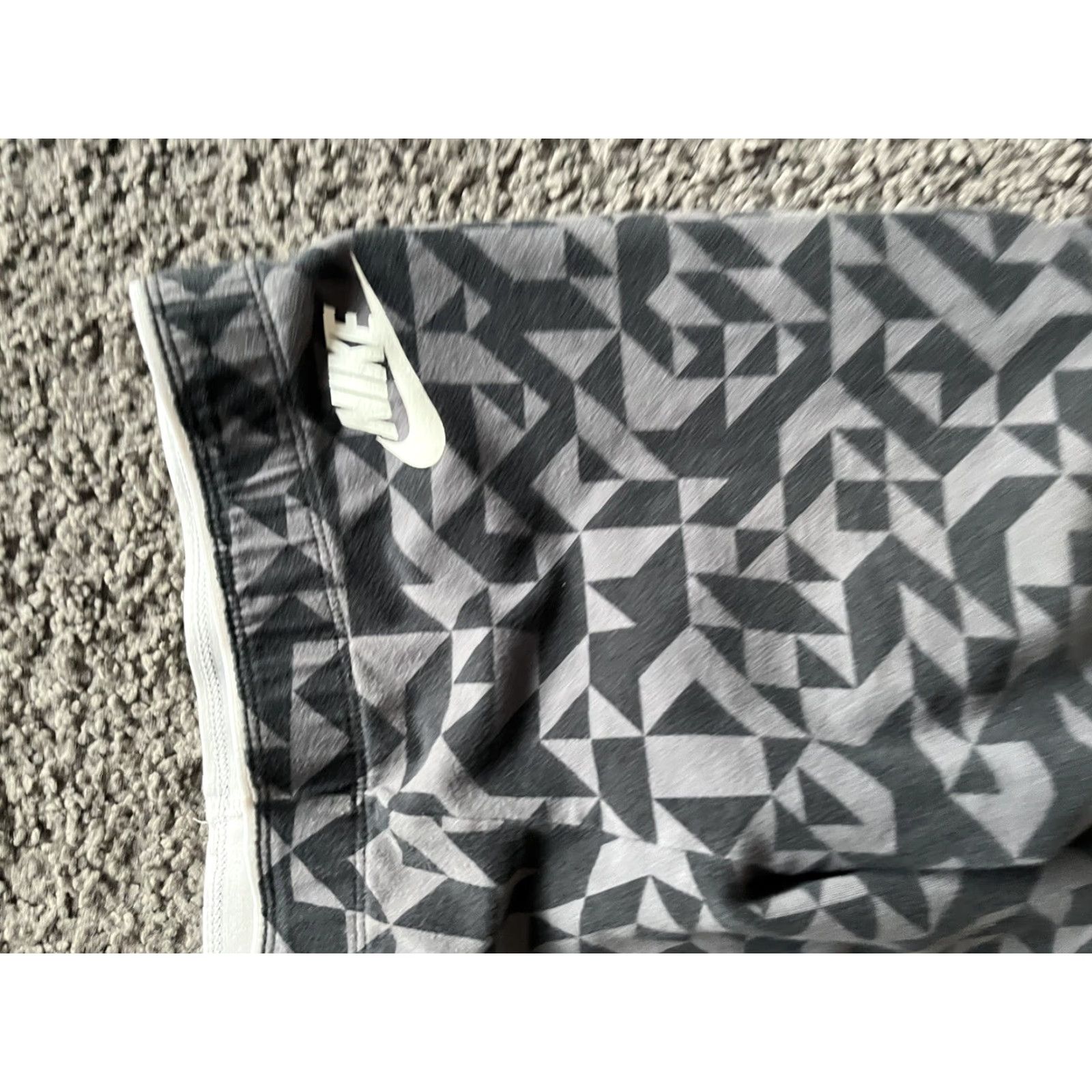 Nike Nike Sportswear NSW Club Tangrams Leggings Women XL Black/White Tangrams Size 40" / US 18 - 3 Thumbnail