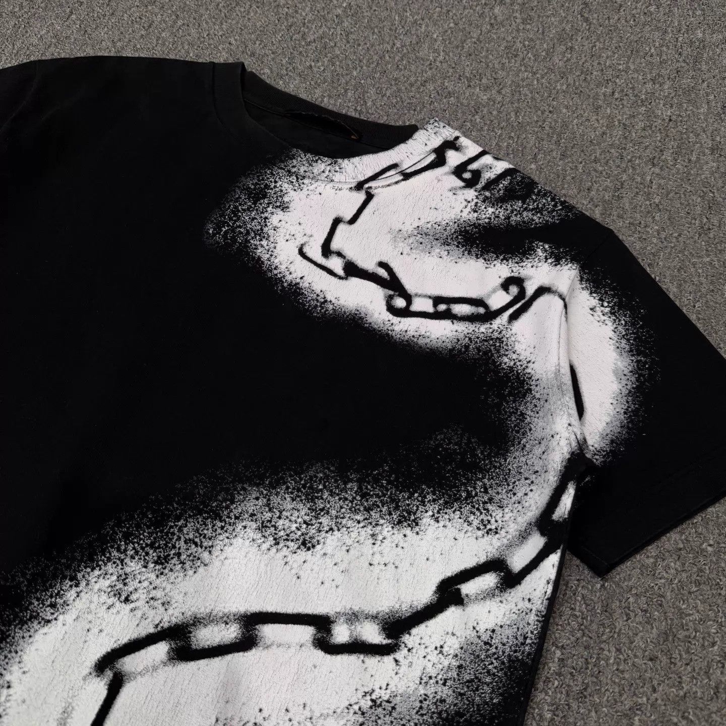 Louis Vuitton LV black chain short sleeve tee S 99 new Size US S / EU 44-46 / 1 - 3 Thumbnail