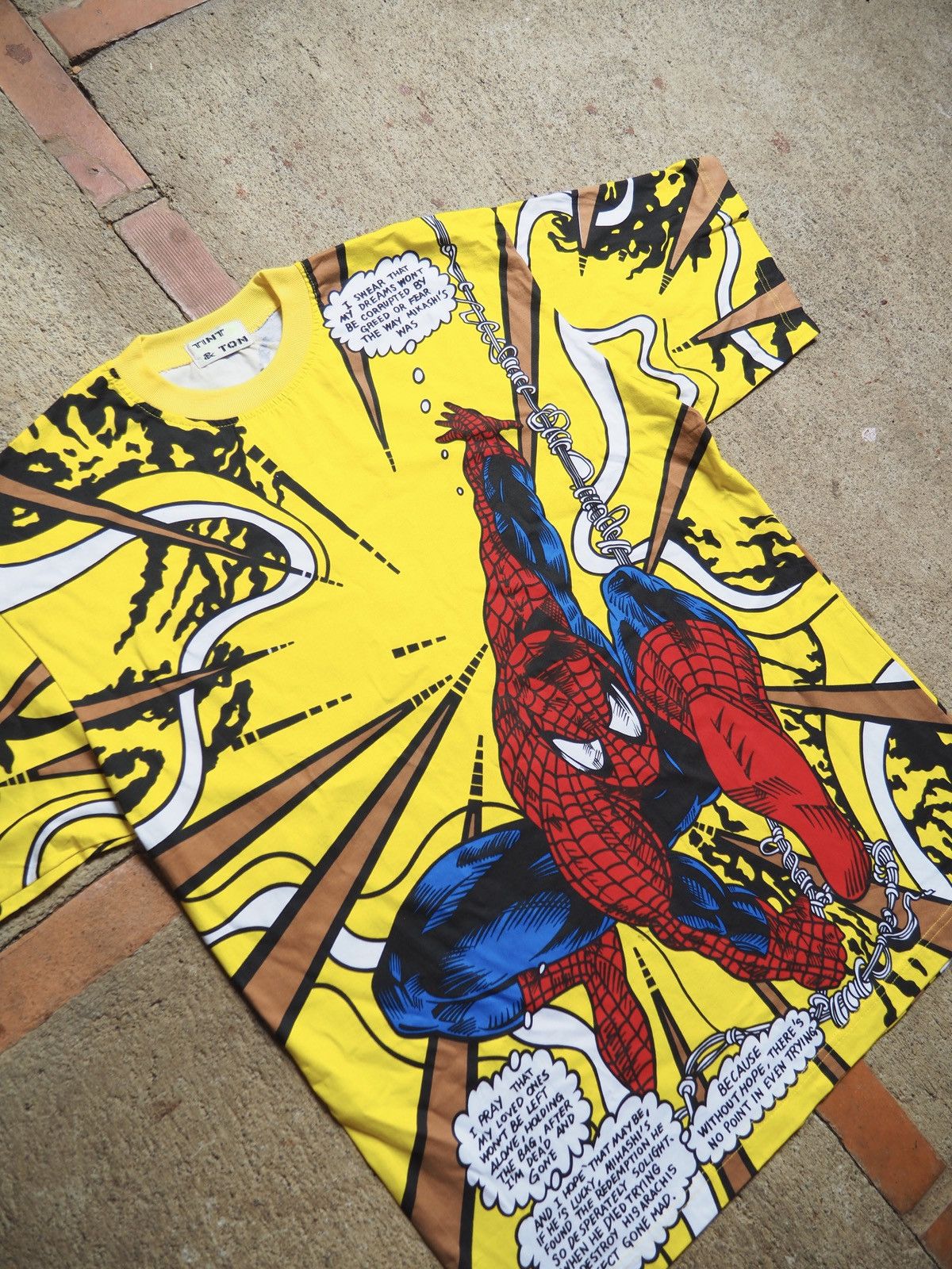 Vintage Vintage 90’s Tint &Ton bootleg AOP Marvel, Spiderman Tee, XL Size US XL / EU 56 / 4 - 5 Thumbnail