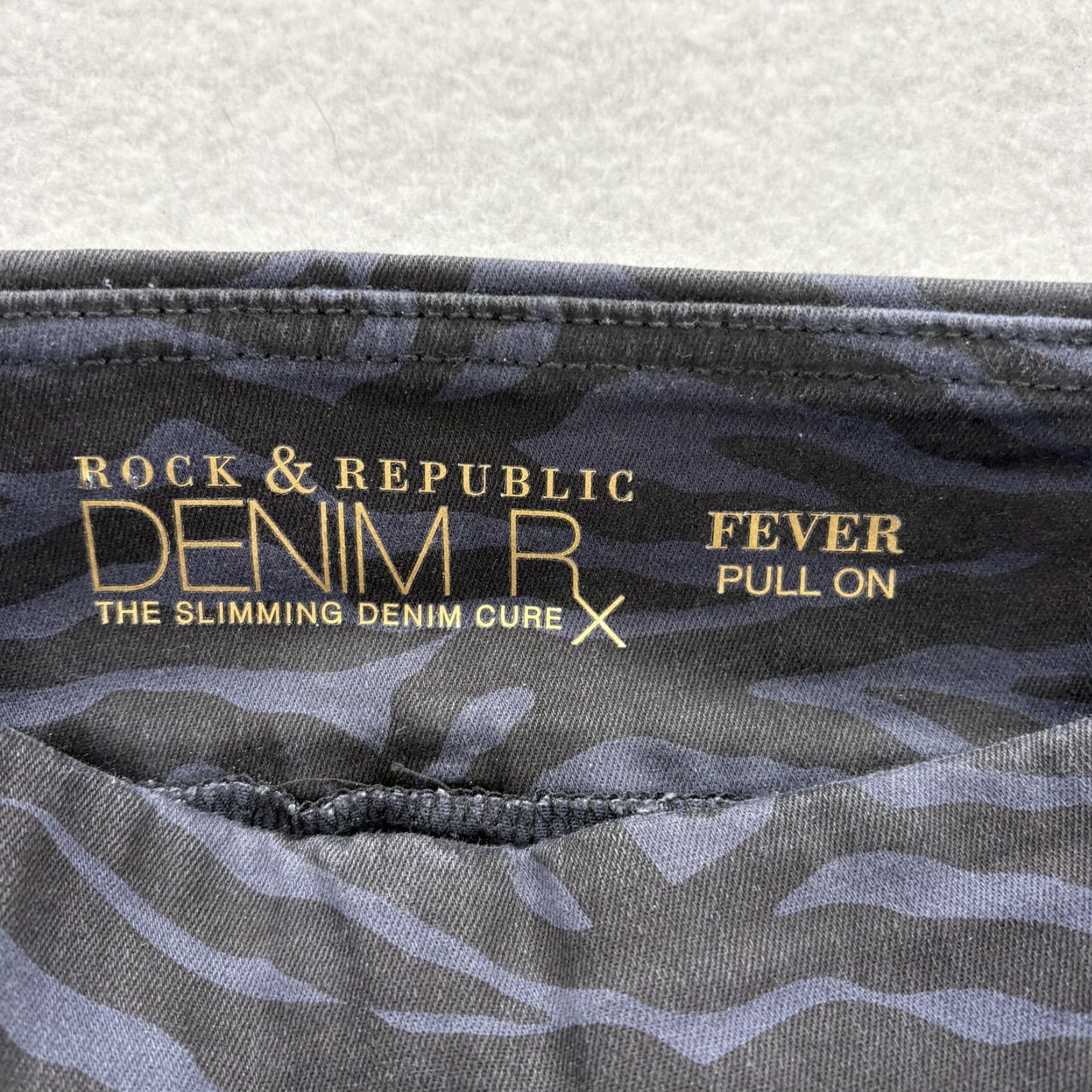 Vintage Rock & Republic Denim Rx Fever Jegging Jeans Womens 4 Black Zebra Print Pull On Size 27" / US 4 / IT 40 - 4 Thumbnail
