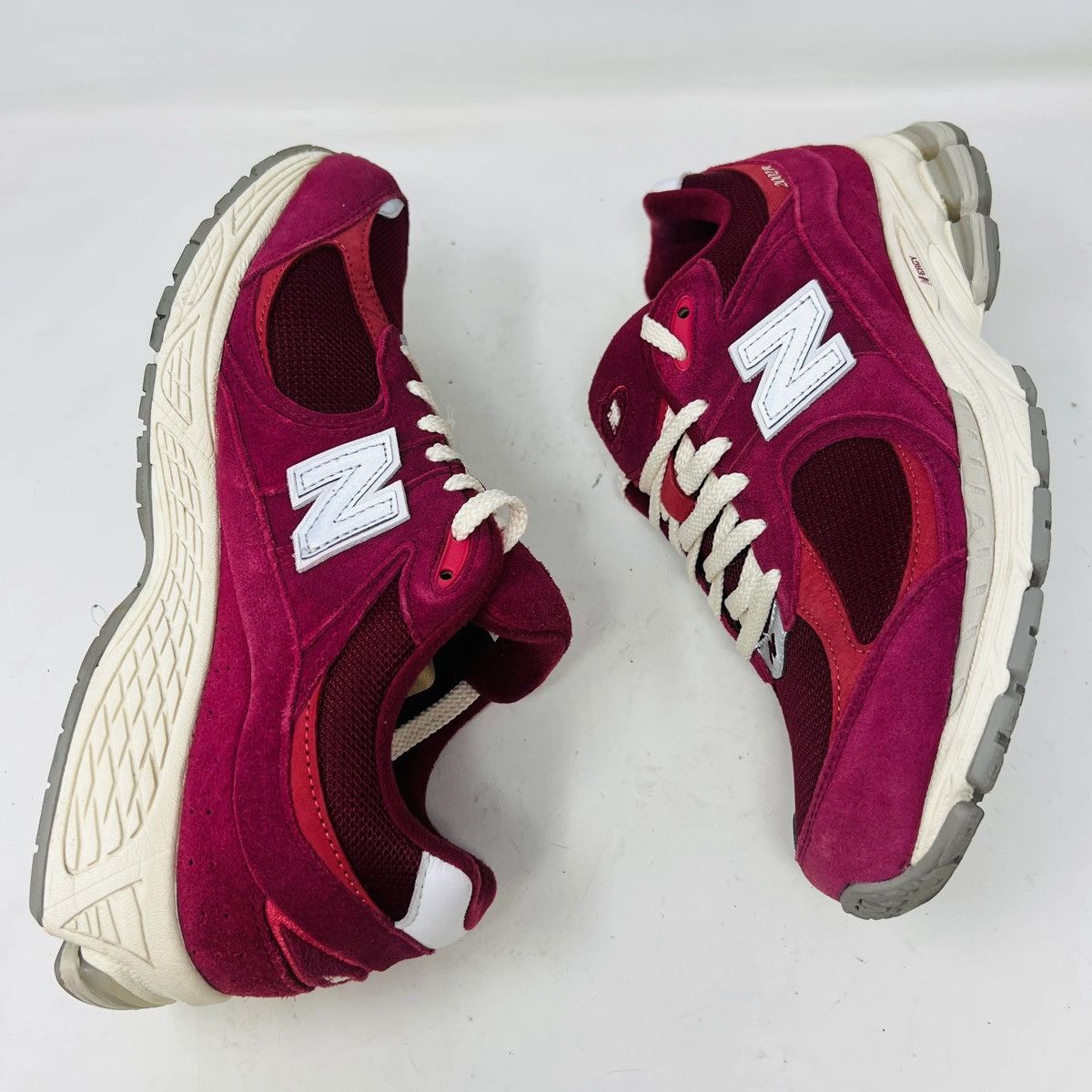 New Balance New Balance 2002R Bordeaux Size US 10.5 / EU 43-44 - 4 Thumbnail