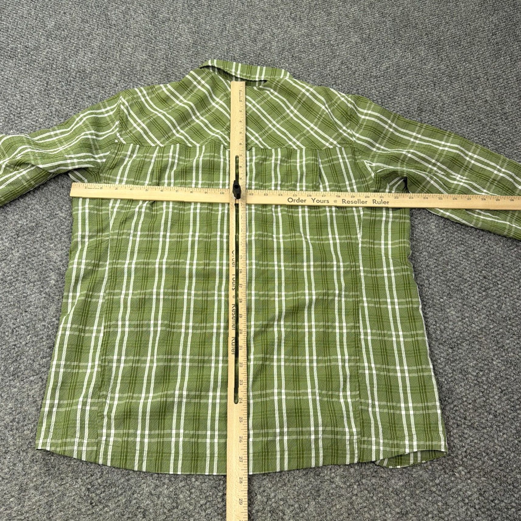 Vintage LL Bean Shirt Mens M Green Plaid Lightweight Button-Down Outdoor with Pockets Zip Pocket Size US M / EU 48-50 / 2 - 6 Thumbnail