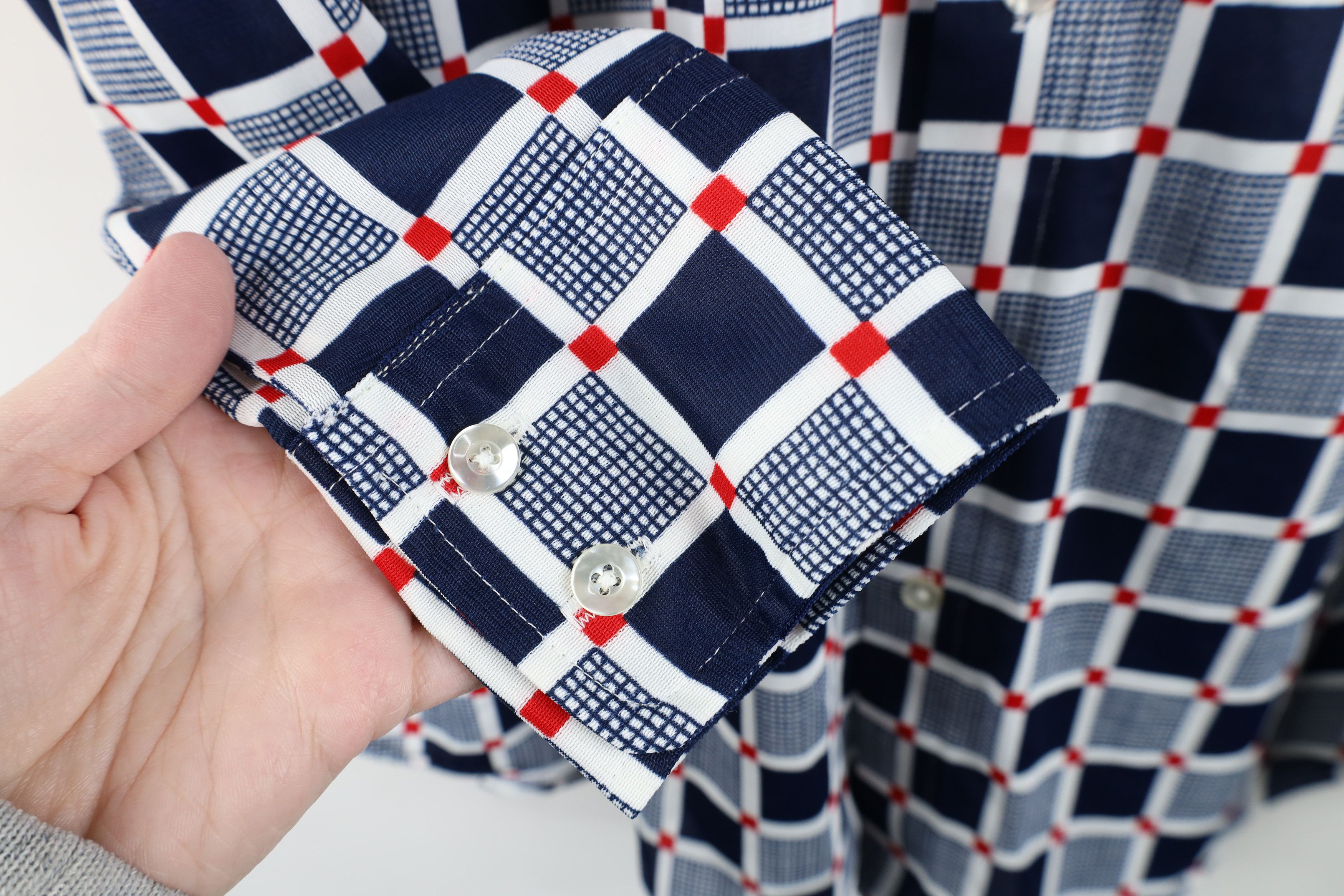 Vintage Vintage 70s Streetwear Knit Collared Button Shirt Size US L / EU 52-54 / 3 - 4 Thumbnail