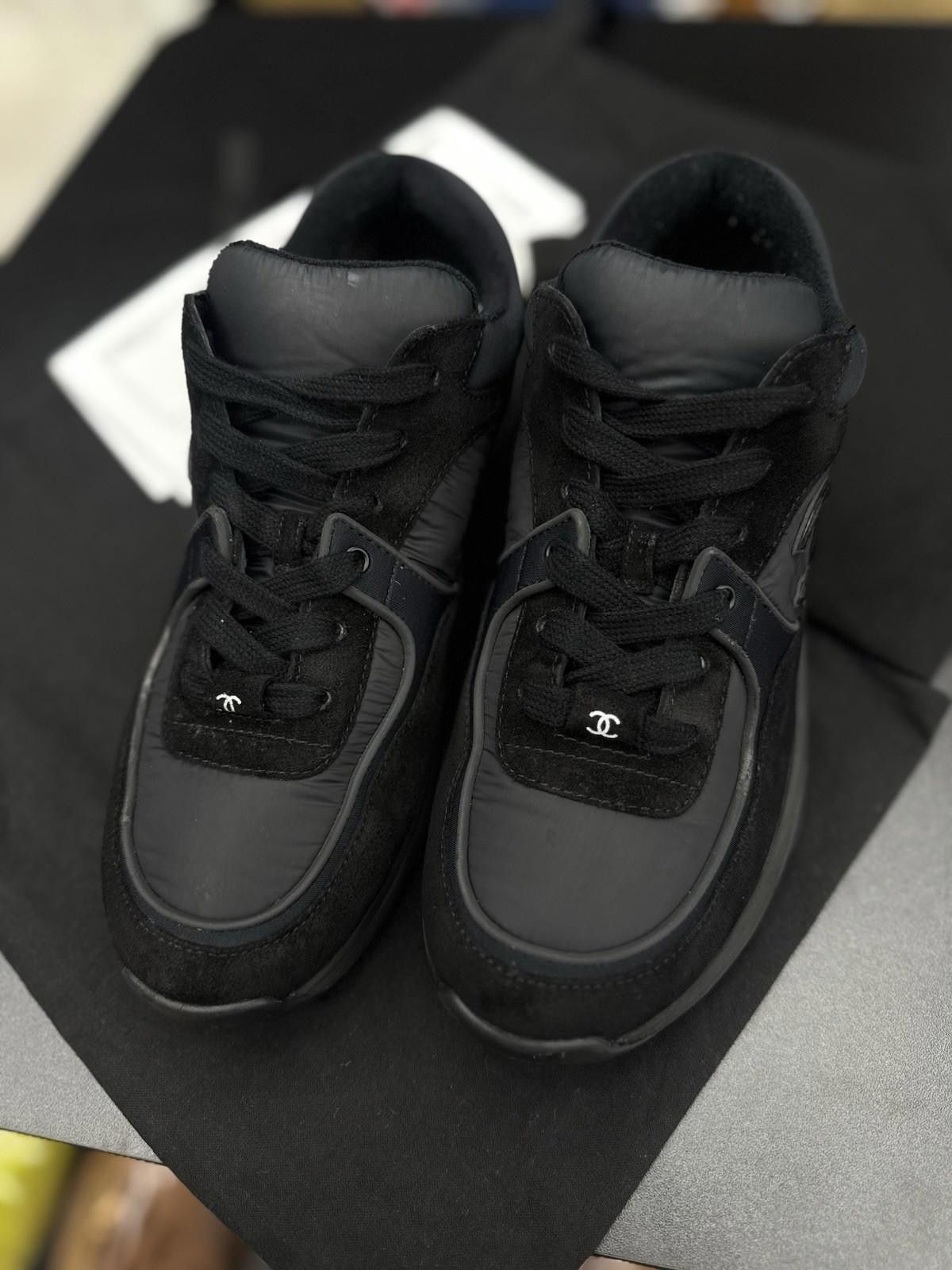 Chanel Size 39EU/9US (W) - Chanel CC Logo Sneaker Black $1300 Size US 9 / IT 39 - 9 Thumbnail