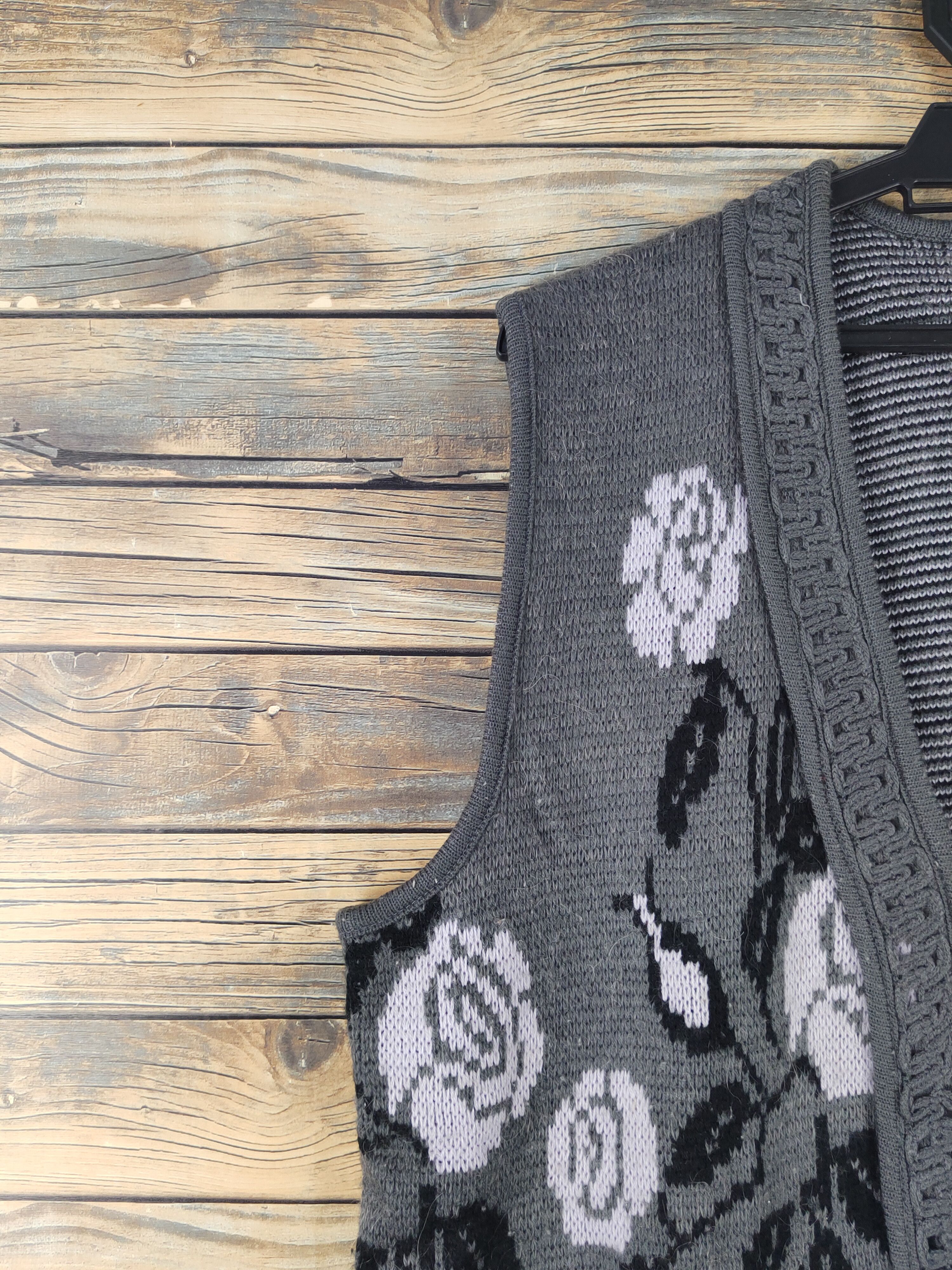 Vintage Japanese Brand Dark Gray Knitwear Vests #W1746 Size L / US 10 / IT 46 - 4 Thumbnail