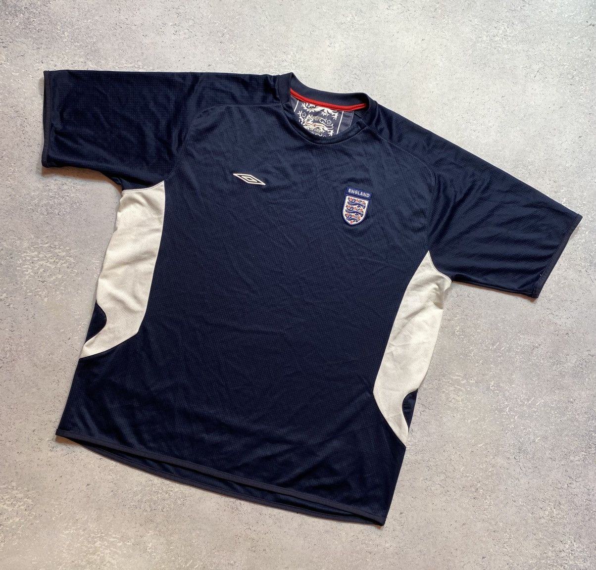 Umbro 2005-06 England Umbro Training Shirt Mens size XXL Size US XXL / EU 58 / 5 - 2 Thumbnail
