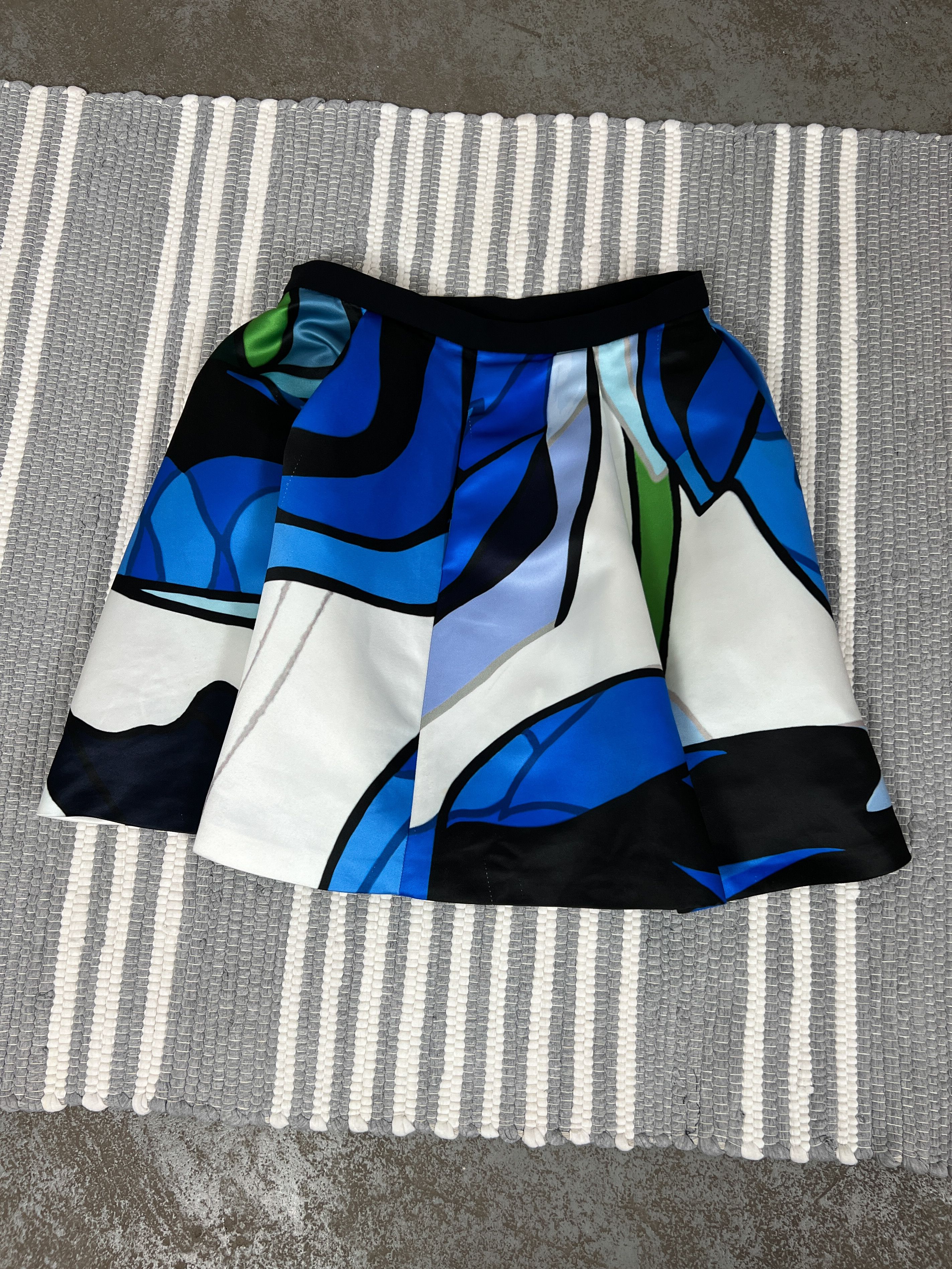 Iceberg Iceberg Flare Mini Skirt Size 28" / US 6 / IT 42 - 1 Thumbnail