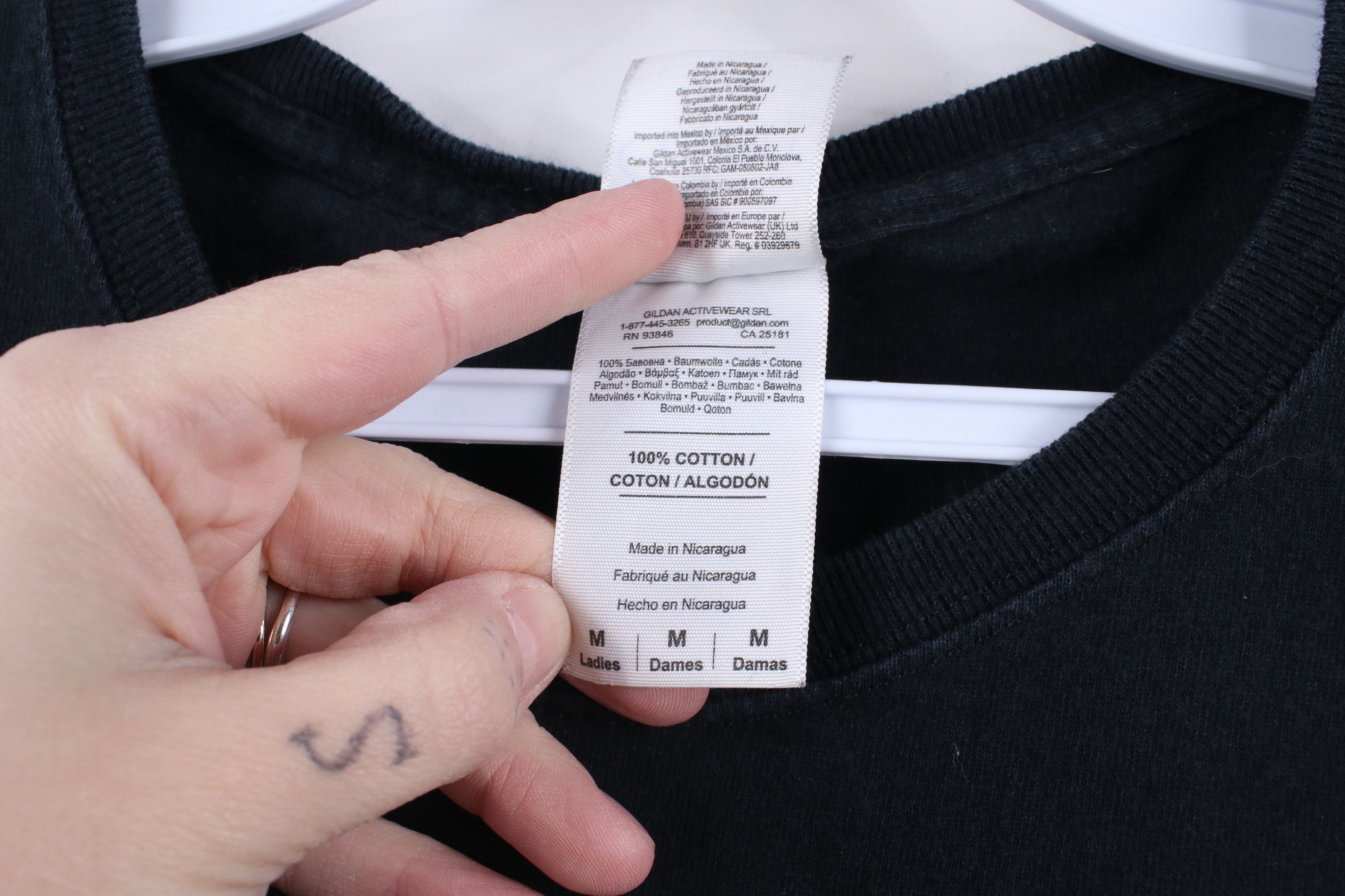 Vintage Vintage Y2K Spell Out Ray Bradbury Fahrenheit 451 T-Shirt Size M / US 6-8 / IT 42-44 - 8 Thumbnail