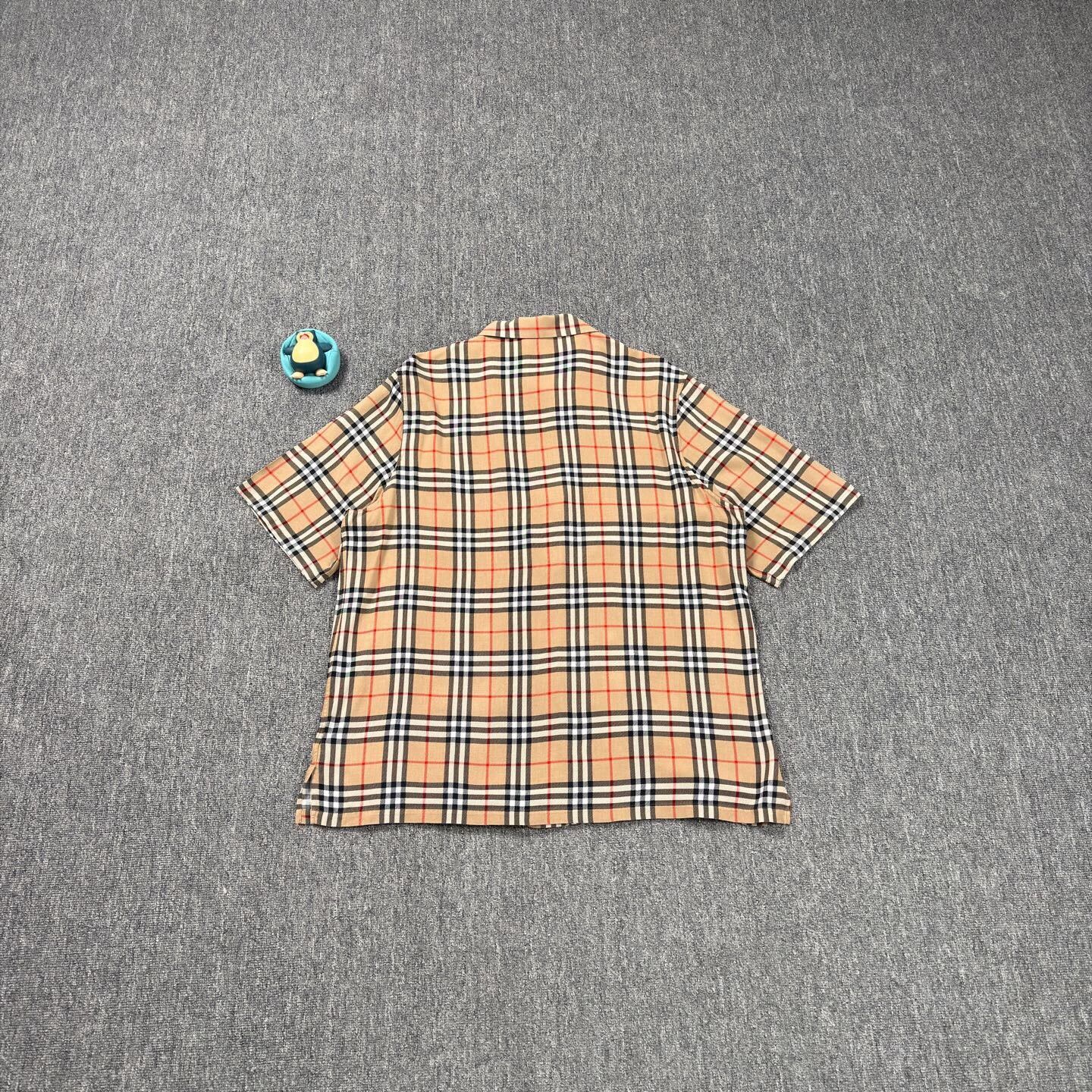 Burberry Burberry Stripe SS Shirt XL Size US XL / EU 56 / 4 - 2 Thumbnail