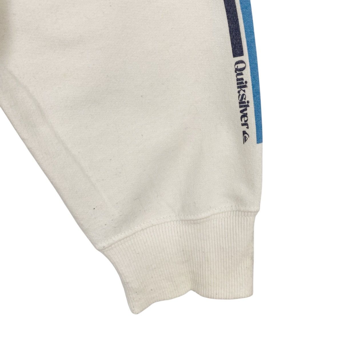 Vintage Vintage Quiksilver Sweatshirt Crewneck White Big Logo Size M Size US M / EU 48-50 / 2 - 5 Thumbnail