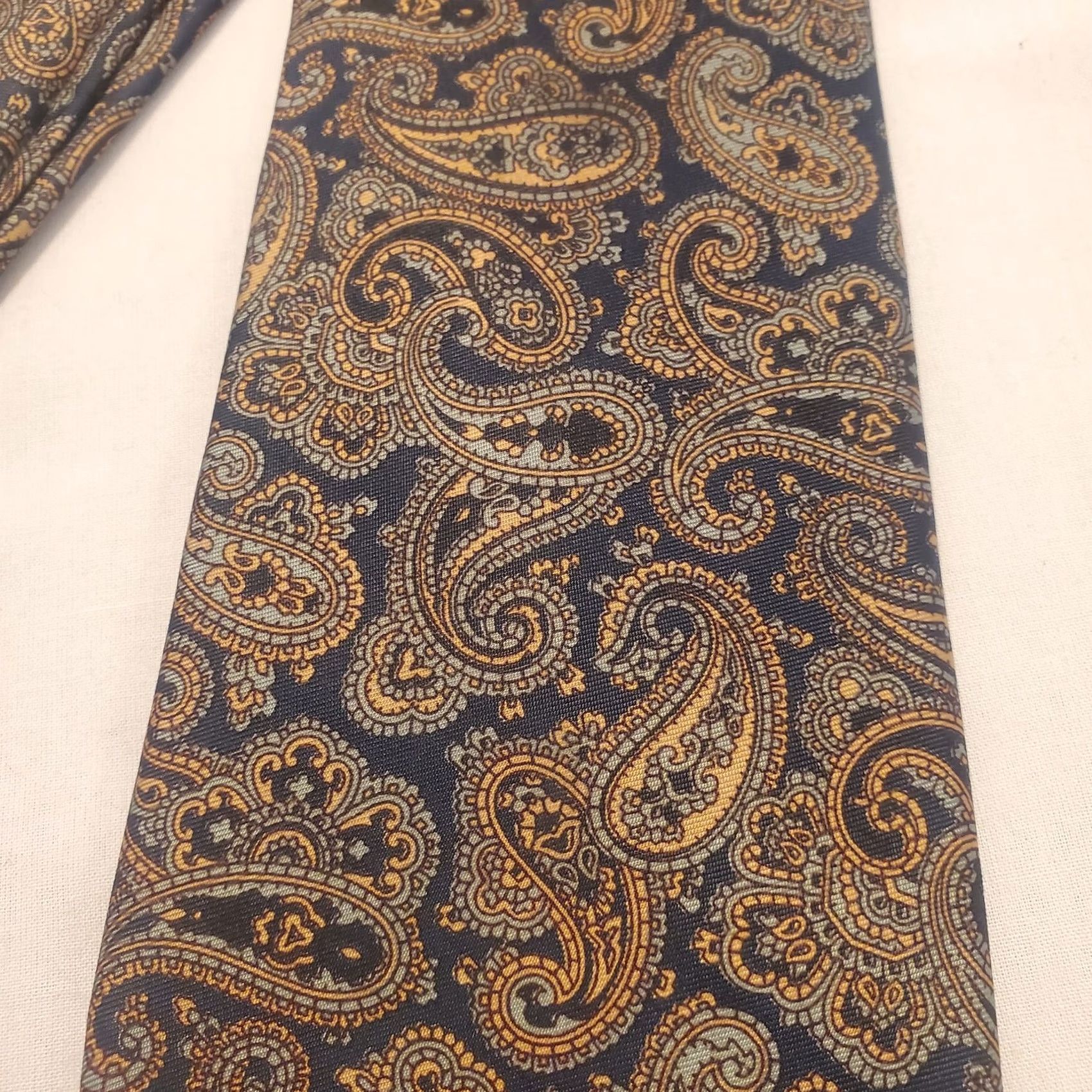 Vintage VINTAGE Pride Of England Bentley's Of So Cal Neck Tie Paisley Navy Blue Yellow Mens Size ONE SIZE - 2 Thumbnail