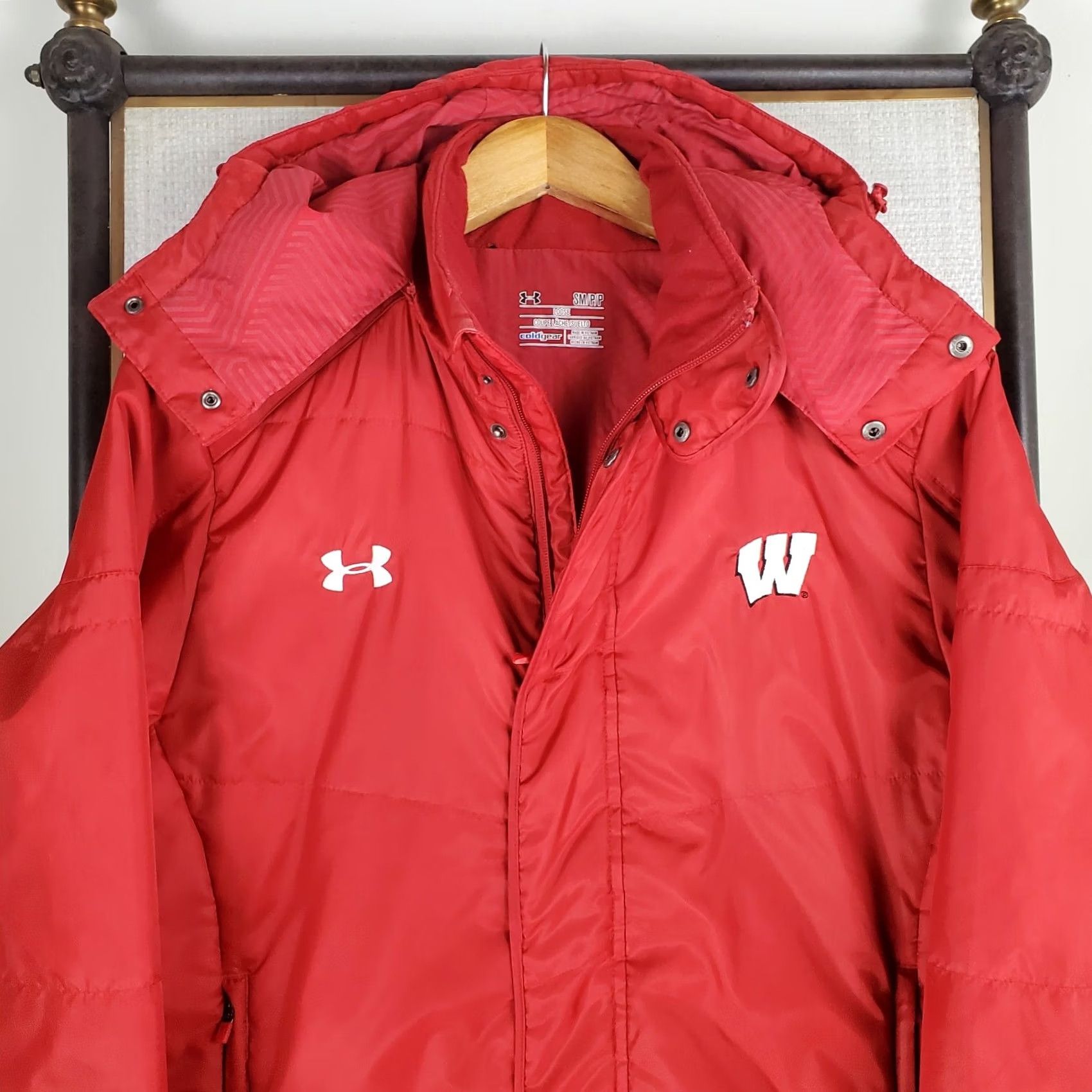Under Armour Under Armour Wisconsin Mens Jacket Small Red Zip Hooded Insulated Storm 1 ColdGear Reactor Sideline Rainproof Windproof Puffer Coat - 100% Nylon Size US S / EU 44-46 / 1 - 3 Thumbnail