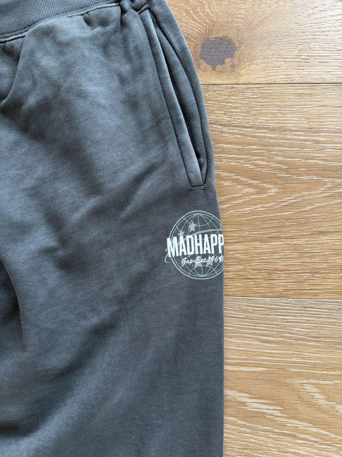 Gap × Madhappy Gap x Madhappy Globe Washed Black Sweatpants Joggers Size US XL / EU 56 / 4 - 4 Thumbnail