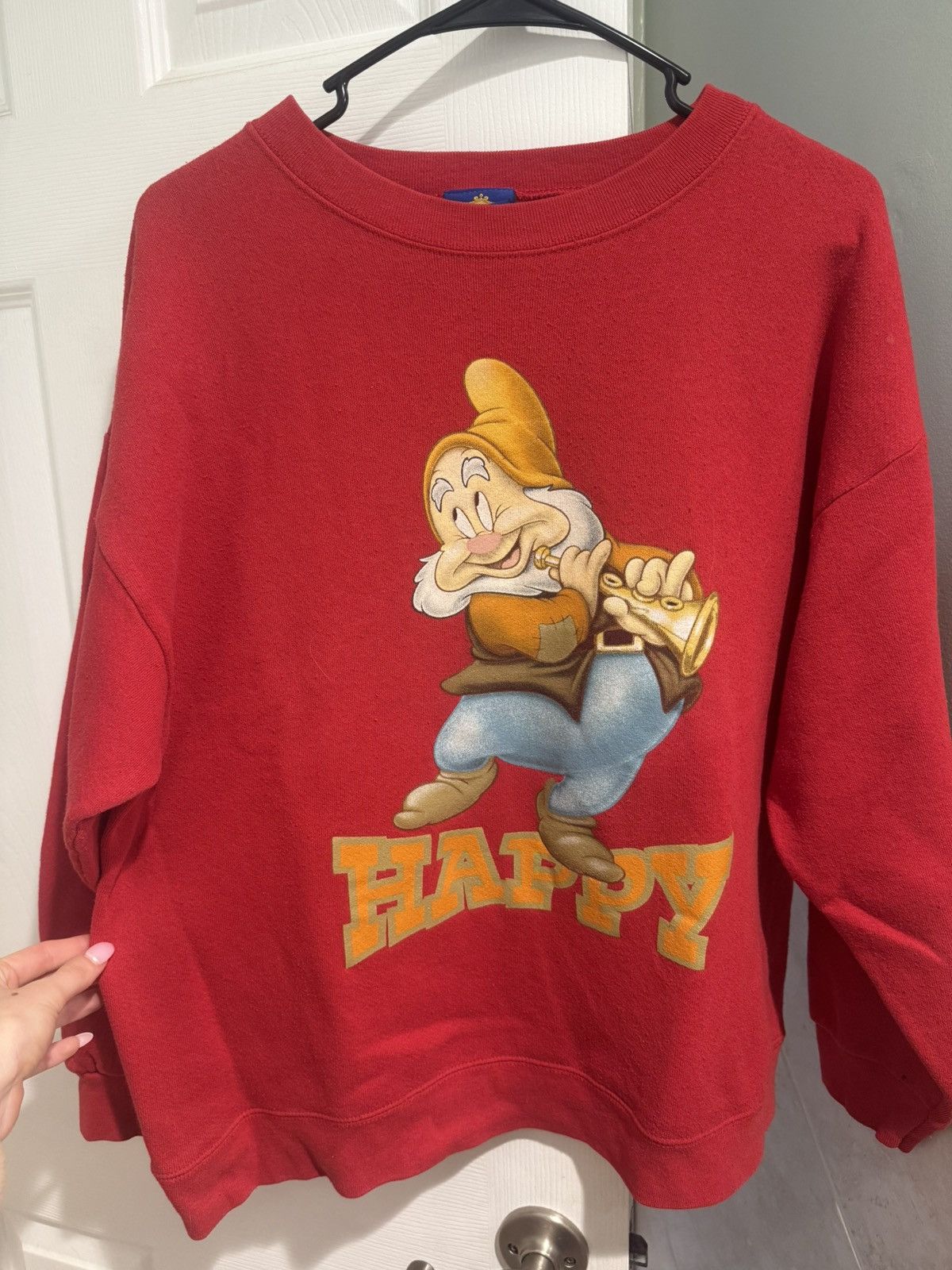 Disney Disney Snow White Happy Crewneck Size US M / EU 48-50 / 2 - 1 Thumbnail