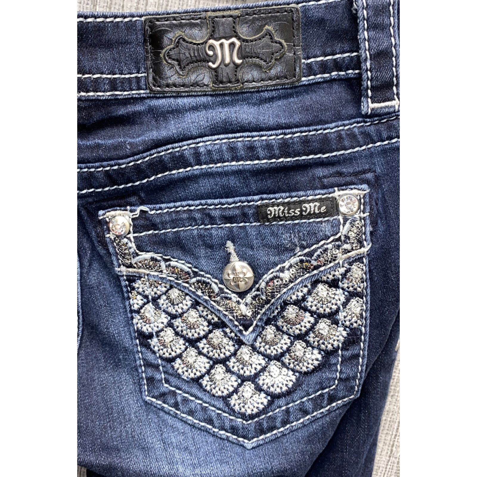 Miss Me Miss Me Womens Jeans Capri Slim Boot Denim Blue 27x19 Inseam 19 Regular Size 27 X 19 Size 27" / US 4 / IT 40 - 5 Thumbnail