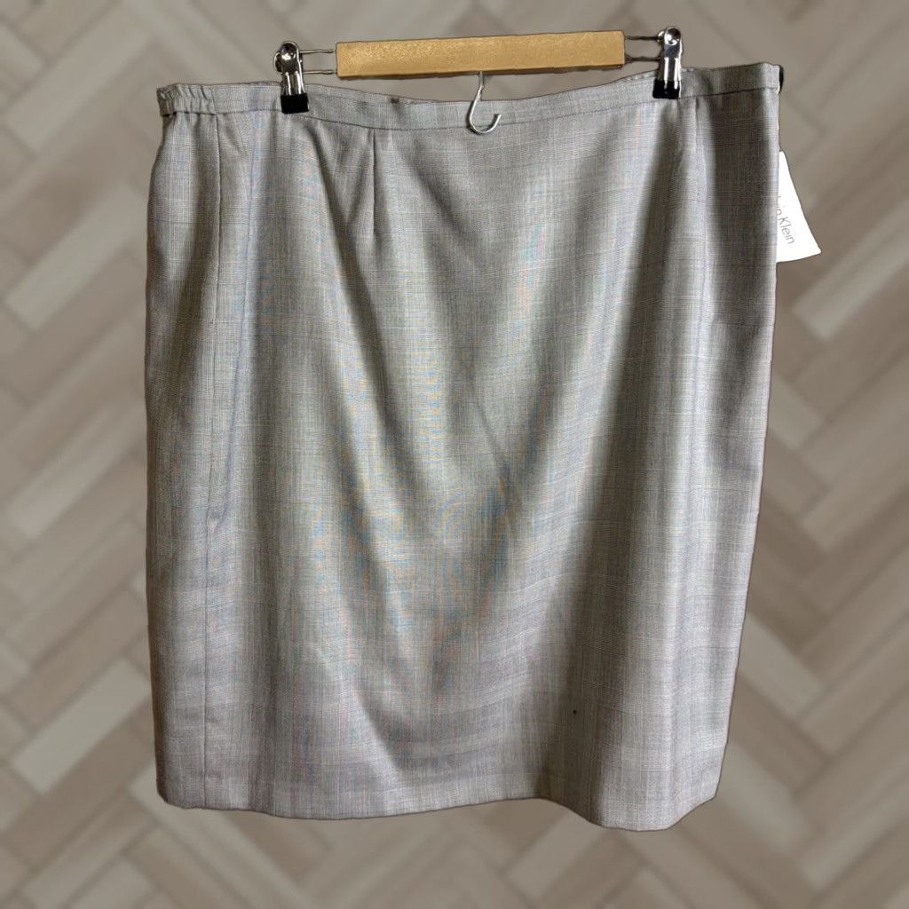 Calvin Klein Calvin Klein Womens Gray Plus Size Skirt 20W NWT Business Casual Short Pencil Skirt Polyester Blend Womens Plus Size 20W Gray Calvin Klein Size 42" / US 20 - 1 Thumbnail