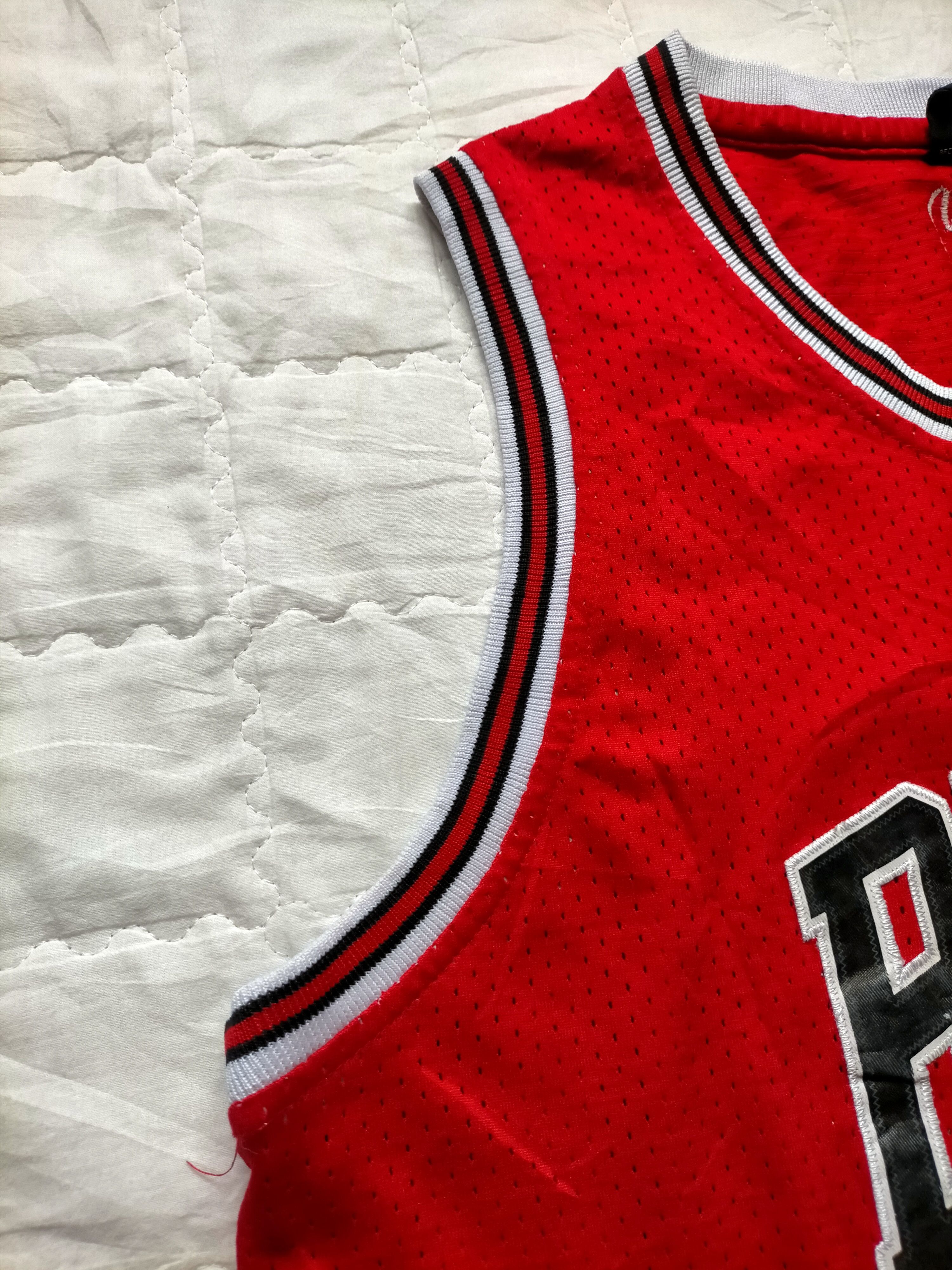 Nike Vintage 90s Nike Chicago Bulls Jordan 23 Jersey Size US L / EU 52-54 / 3 - 4 Thumbnail