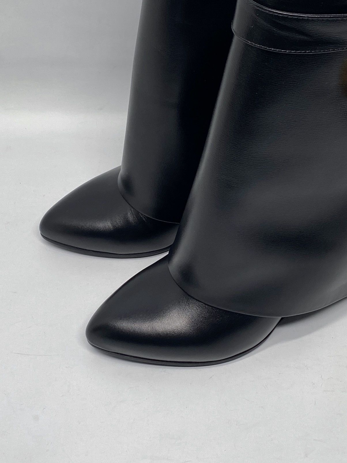 Givenchy Givenchy Shark Lock Ankle Boot size 37.5 Size US 7.5 / IT 37.5 - 6 Thumbnail