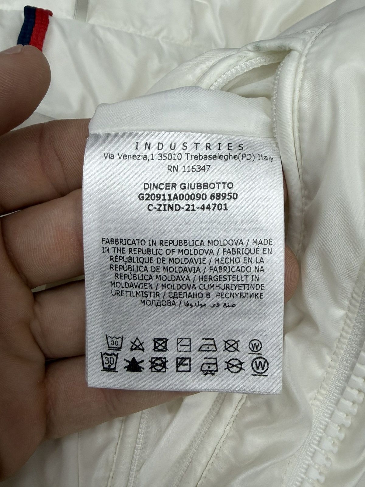 Moncler Size M/2 - Moncler Dincer Giubbotto Puffer White Size US M / EU 48-50 / 2 - 15 Thumbnail