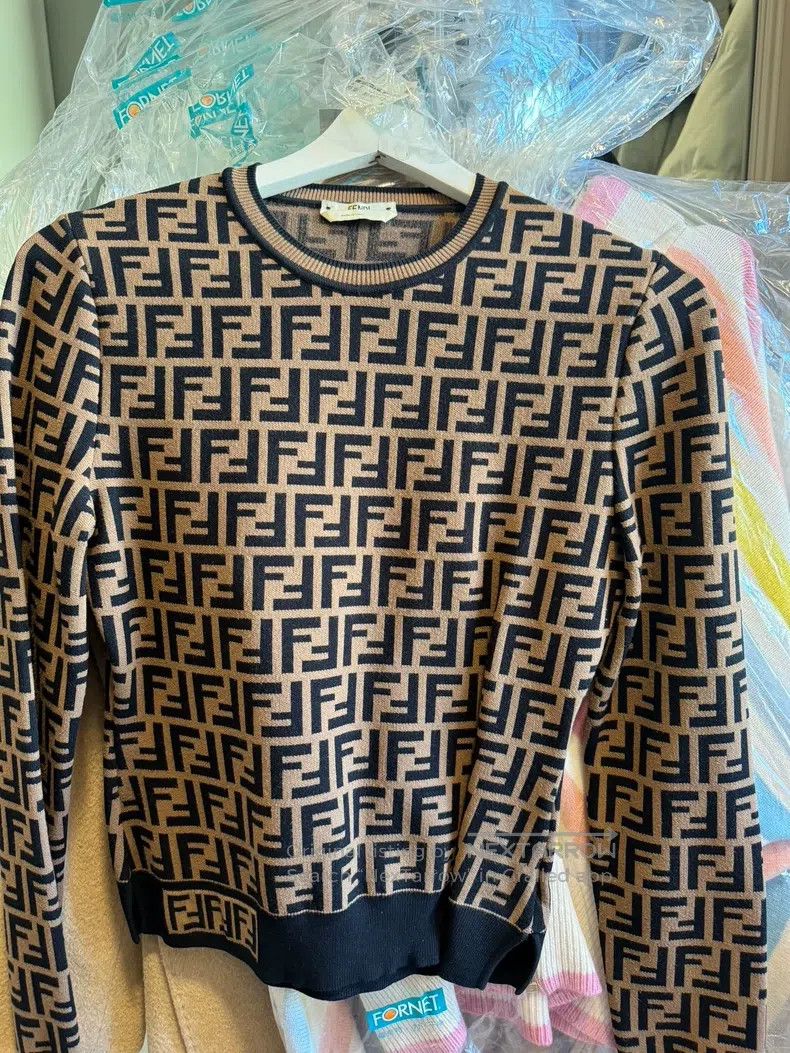 Fendi Fendi Knitted Top Size XS / US 0-2 / IT 36-38 - 1 Thumbnail
