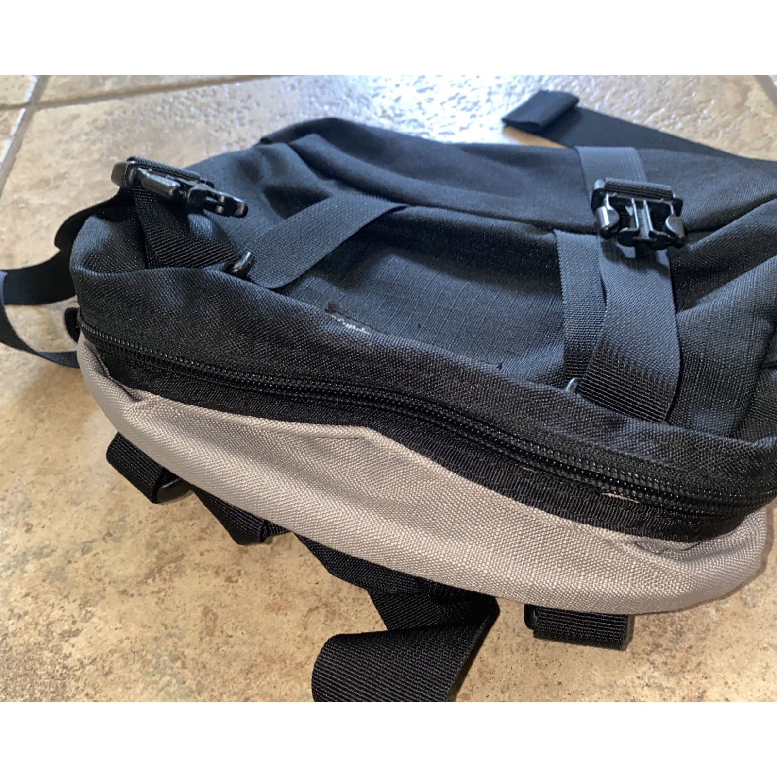 Vintage Columbia Fanny Pack Clip Gray/Black Black Clip Fanny Pack Men Regular Zip Solid Size ONE SIZE - 4 Thumbnail