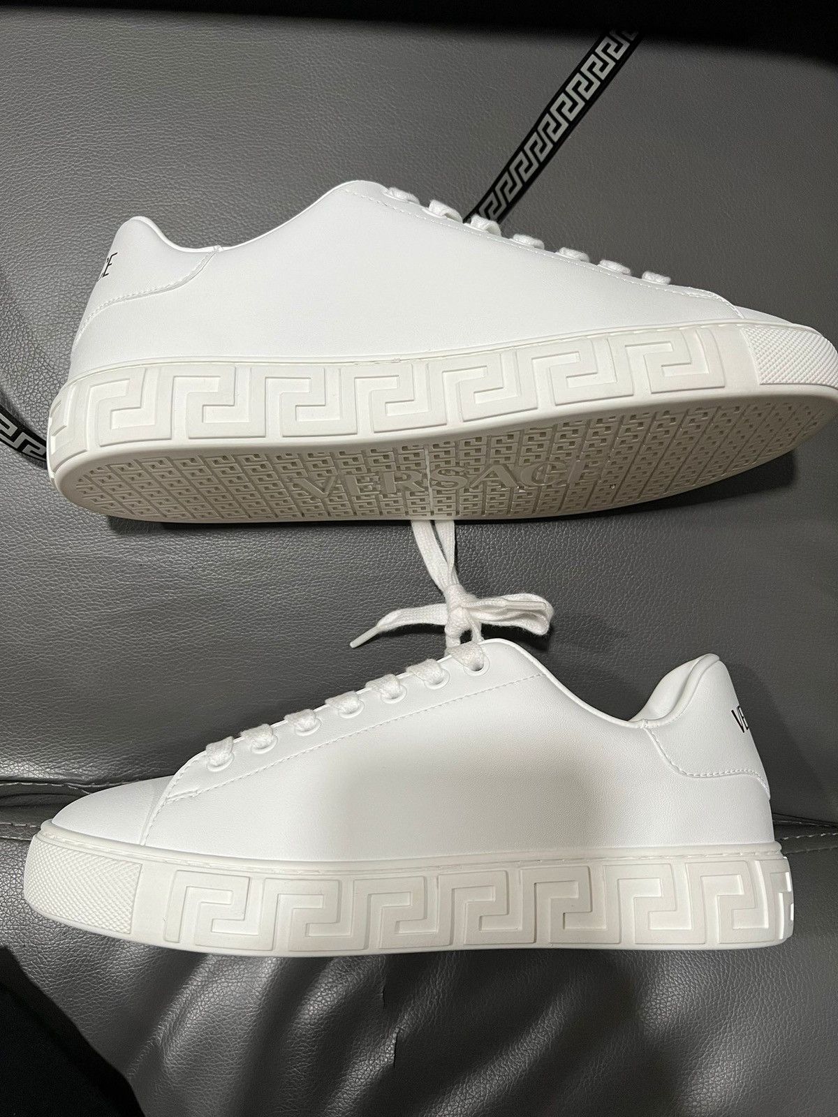 Versace Versace Greca sneakers Size US 8 / IT 38 - 2 Thumbnail