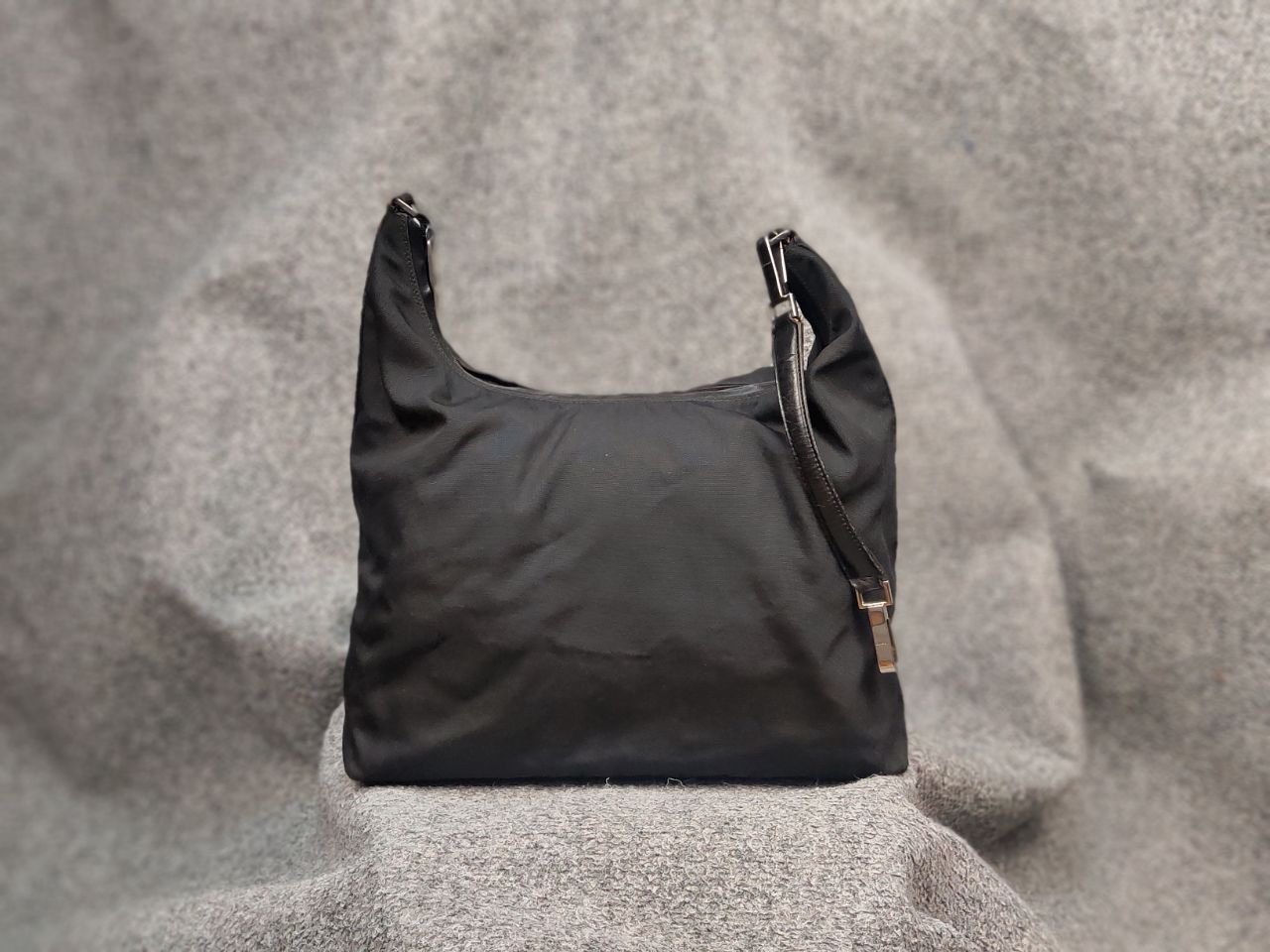 Gucci Vintage Gucci Black Nylon Authentic Shoulder Bag Size ONE SIZE - 2 Thumbnail