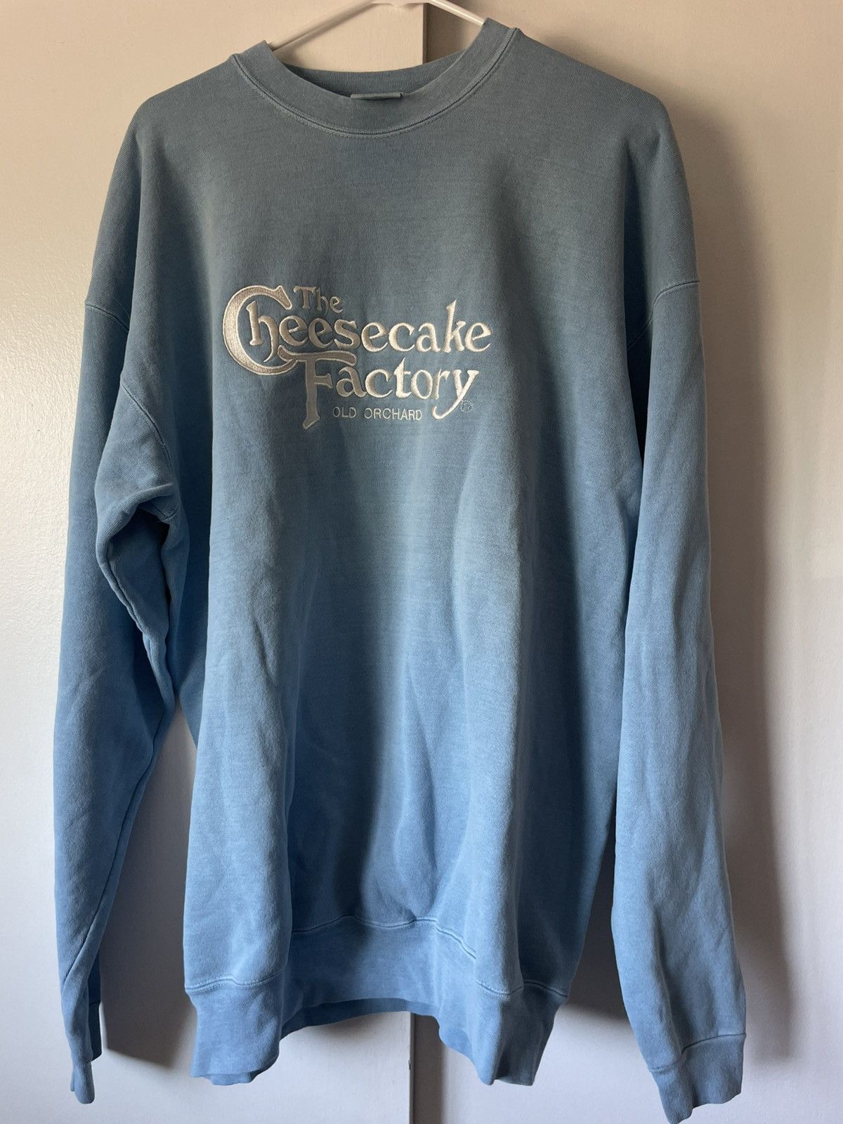Other Cheesecake Factory Crewneck Size US XL / EU 56 / 4 - 1 Thumbnail
