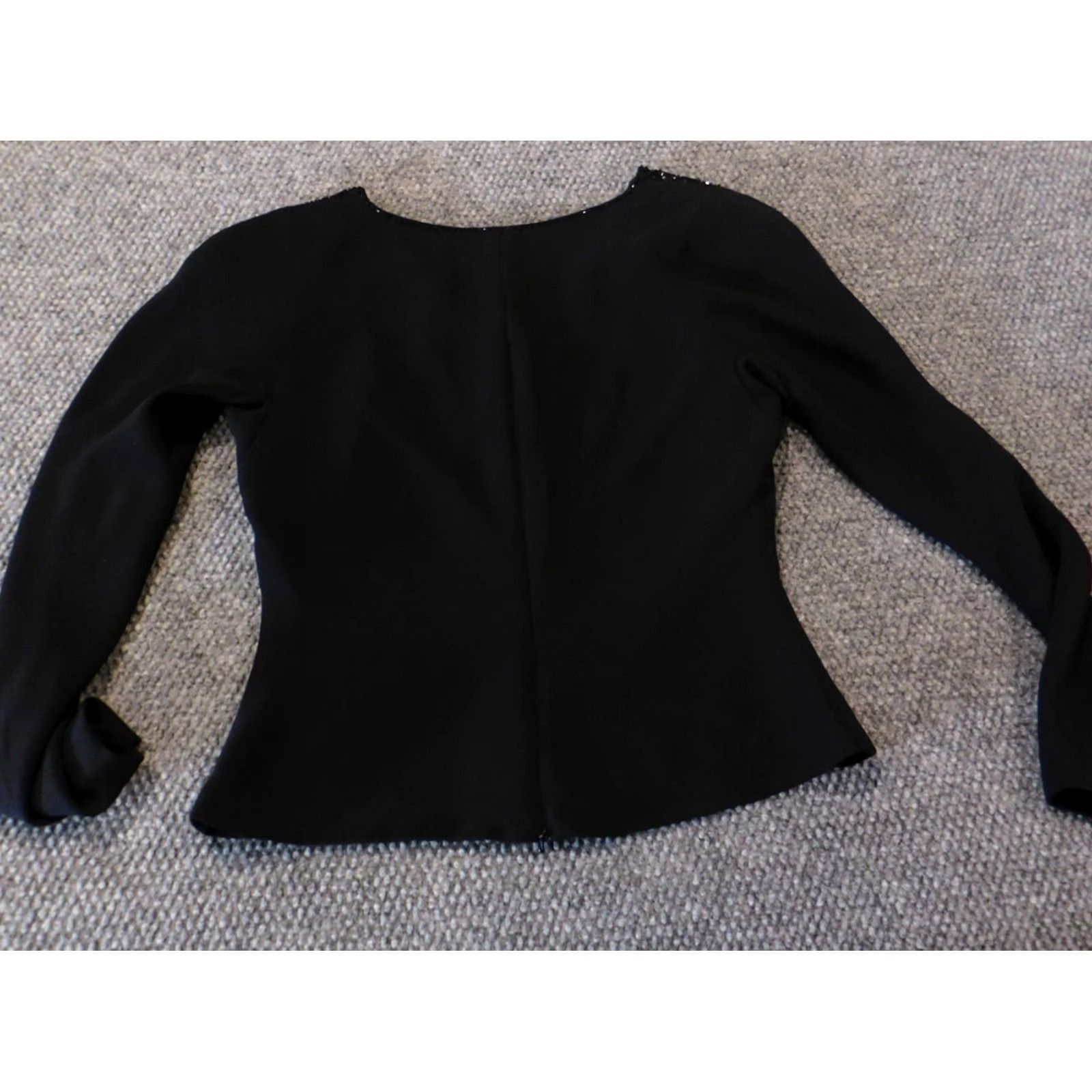Jones New York Jones New York top Blouse Womens Regular Size 6 Black V-Neck Cap Sleeve Pullover Ruffle Polyester Rayon Fine Knit Size M / US 6-8 / IT 42-44 - 6 Thumbnail