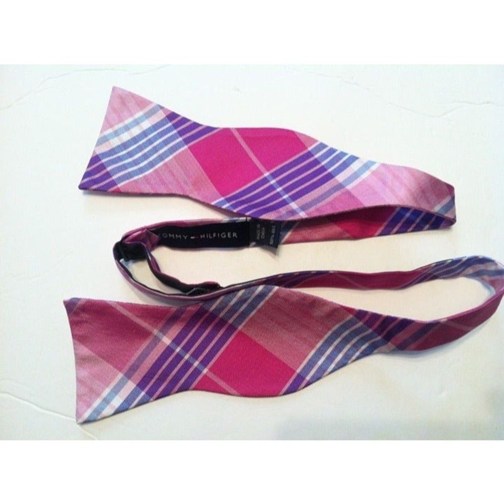 Tommy Hilfiger TOMMY HILFIGER PINK 100%SILK BOW TIE Size ONE SIZE - 2 Thumbnail