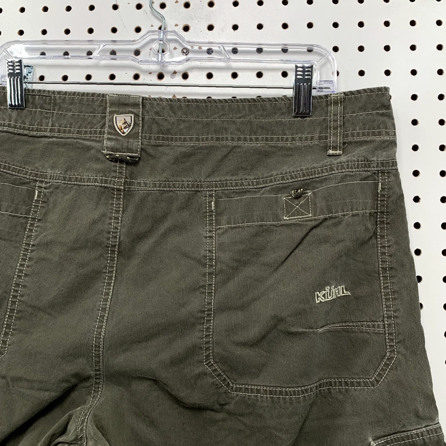 Olive Kuhl Cargo Shorts Olive Green Mens 40X13 Outdoor Utility Pocket Hiking Workwear Size US 40 / EU 56 - 4 Thumbnail
