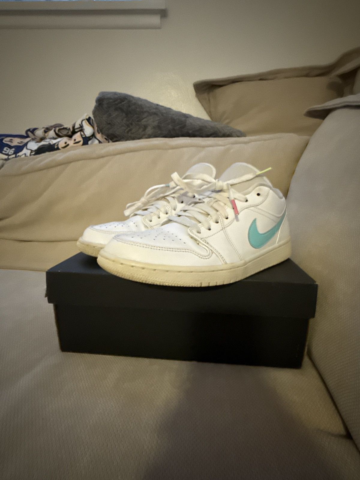 Jordan Brand Jordan 1 Low White/Multi-Color-Light Aqua Blanc Size US 9.5 / EU 42-43 - 6 Thumbnail