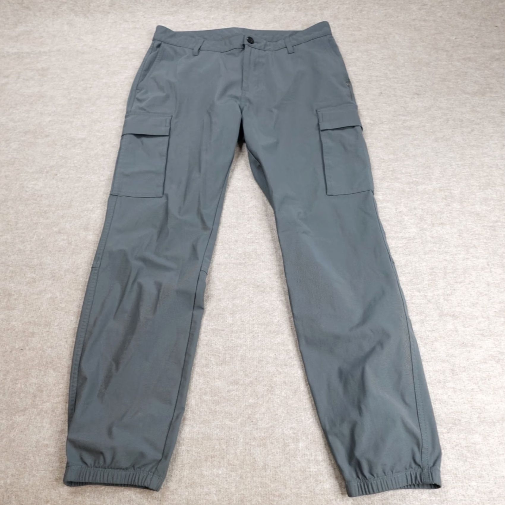 Vuori Vuori Mens Pants 33 Blue Gray Meta Cargo Jogger Cuff Tapered Athletic Style Jogger Mens Blue 33 Pants Size US 33 - 2 Thumbnail